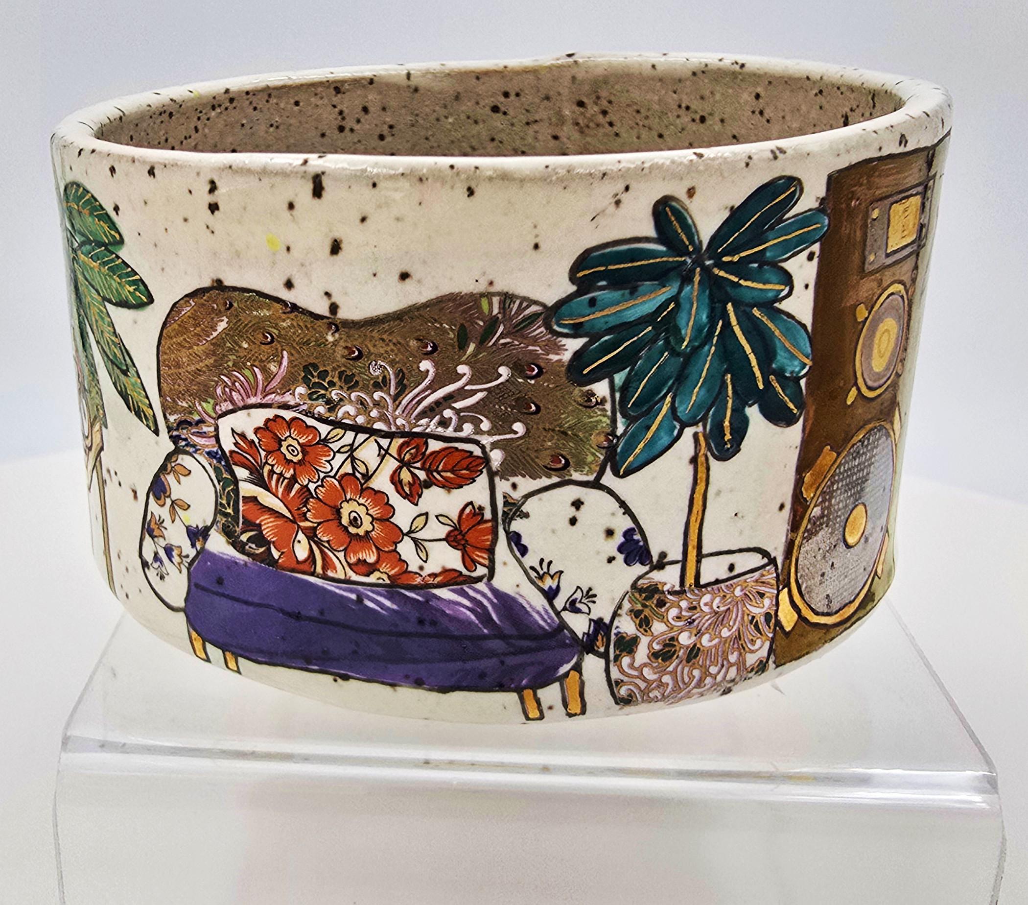 Bol avec nature morte intérieure (milieu du siècle, chaise longue, tour stéréo) - Moderne Art par Melanie Sherman