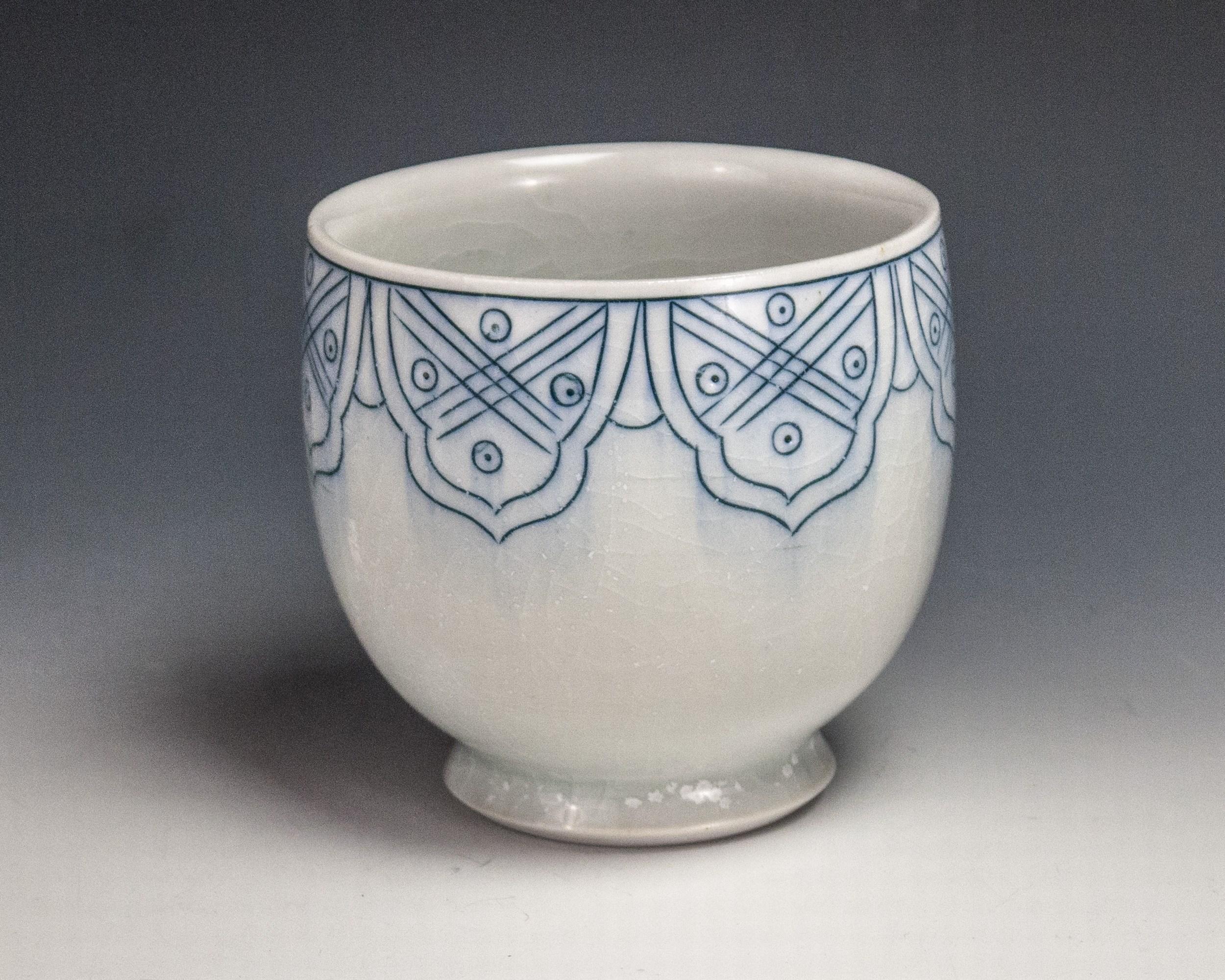 Sgraffito Cup - Contemporary Sculpture by Steven Young Lee