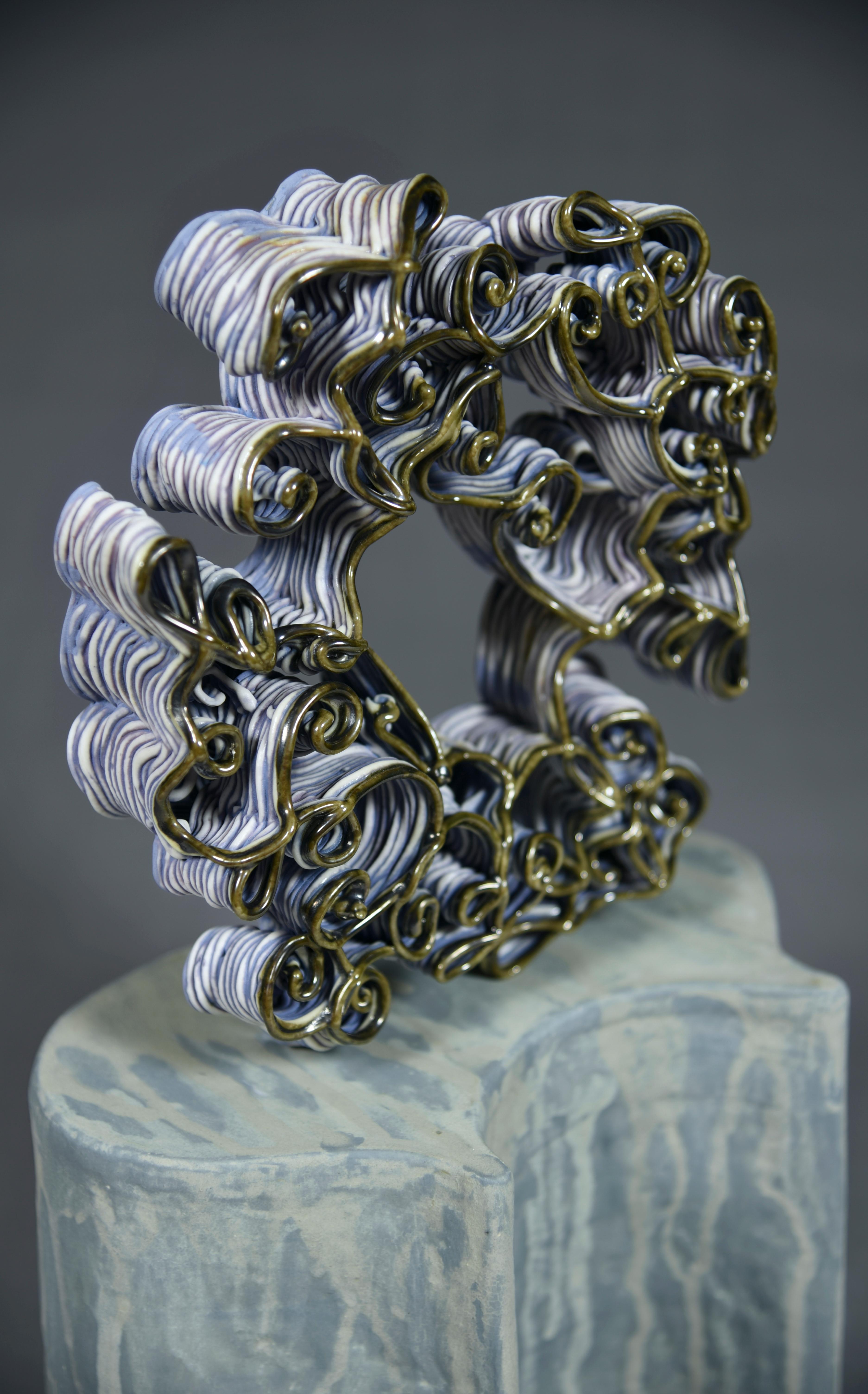 Ampersand – Sculpture von Stephanie Lanter