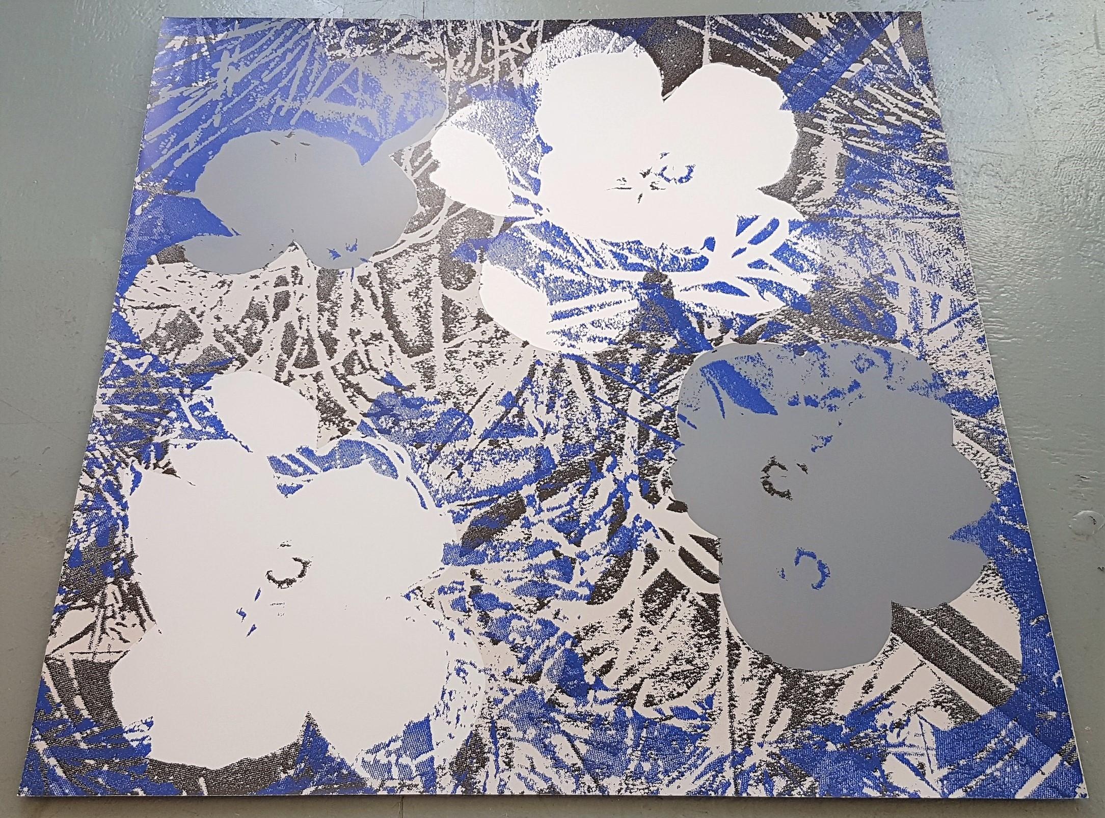Flowers (Blue, Grey Hues - Pop Art) - Contemporary Print by Jurgen Kuhl 