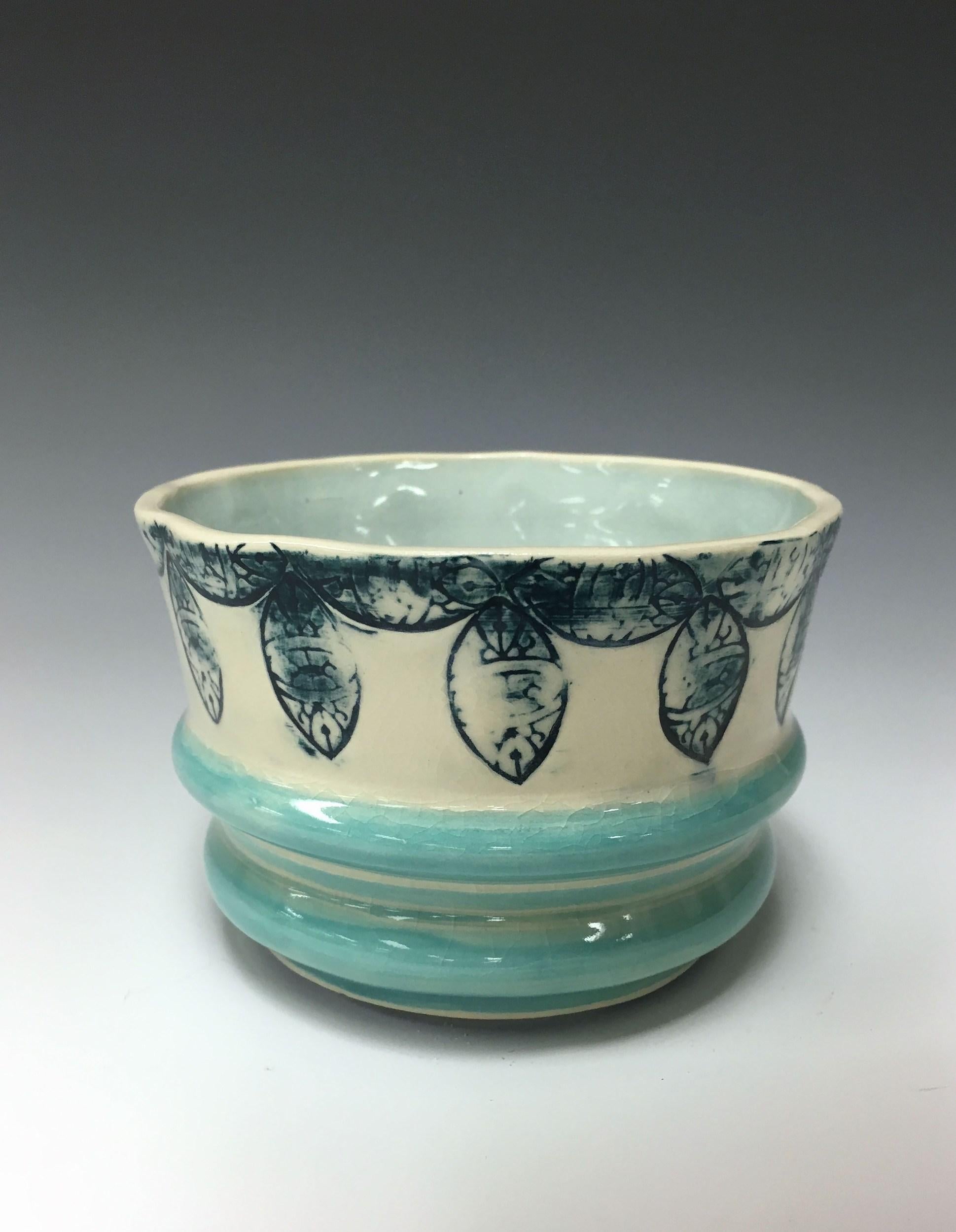 Bol d'insulator Trivet en fer - Géométrique abstrait Art par Rachel Hubbard Kline