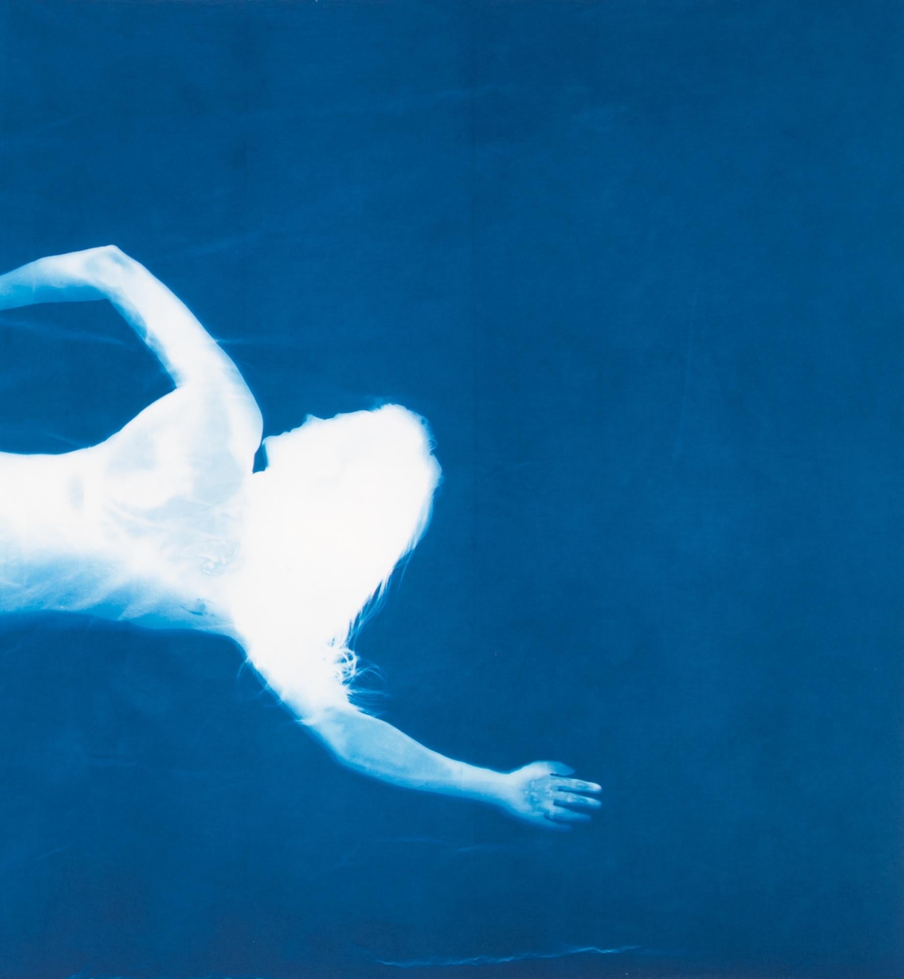 Blue Swimmer—Frame 015 - Contemporary Photograph by Louisa Armbrust