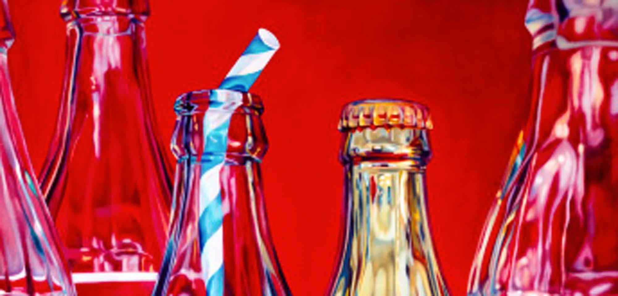 Coca cola y pajita rayada, naturaleza muerta pop art serigrafía roja, arte coca cola - Print Contemporáneo de Kate Brinkworth