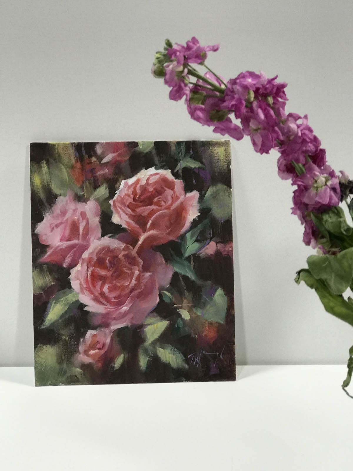 Trevor Waugh, rose foncé, roses, peinture à l'huile originale, ombre florale contemporaine en vente 1