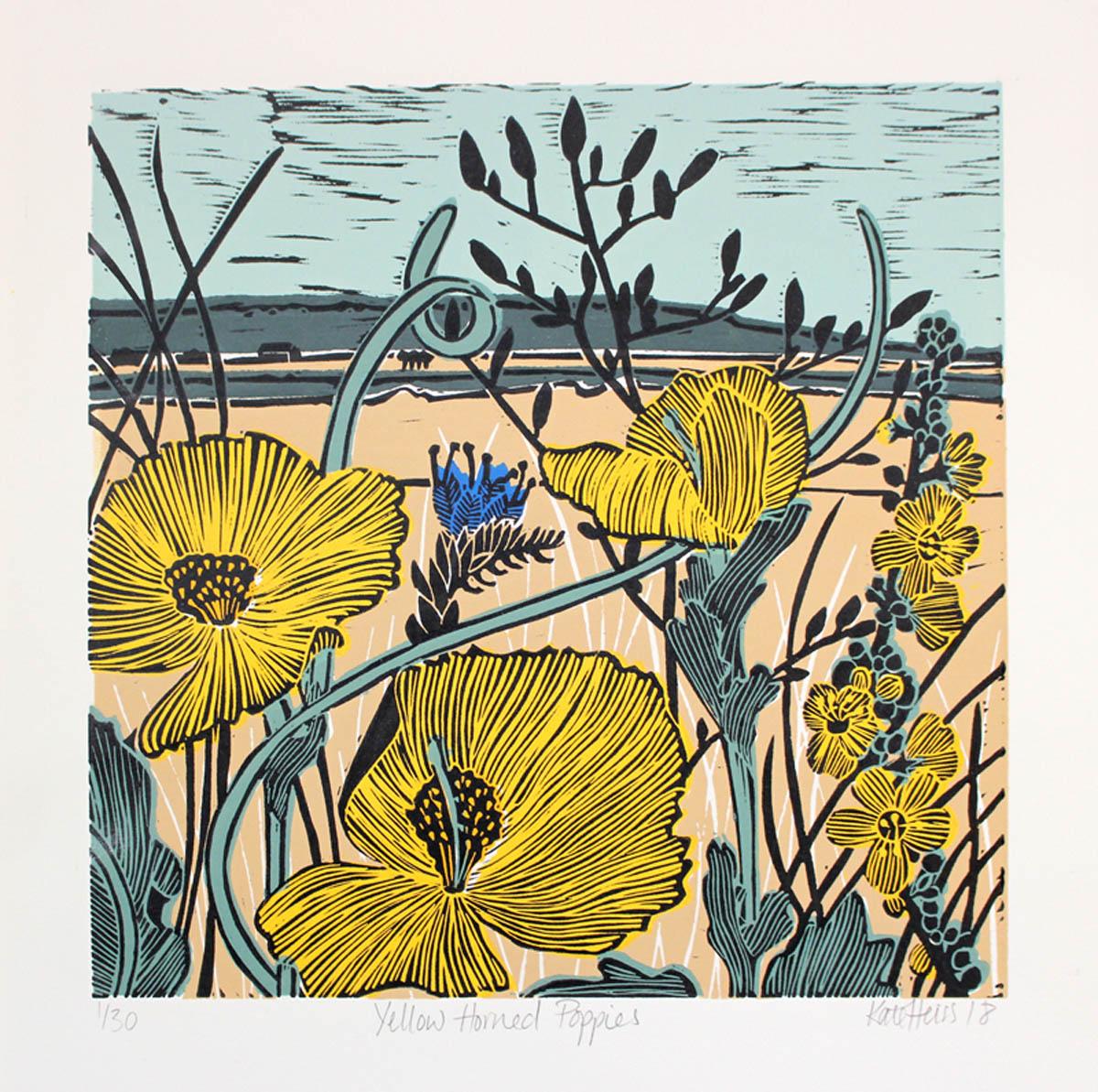 Kate Heiss
Edición limitada en linograbado
Las amapolas de cuernos amarillos danzan junto a flores de gordolobo y víbora en el banco de guijarros de la playa de Snettisham, en Norfolk, con el bosque de Ken Hill al fondo.
Edición limitada de 30