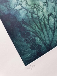 Charlie Davies, Dagli abissi, Stampa blu contemporanea, Natura morta floreale