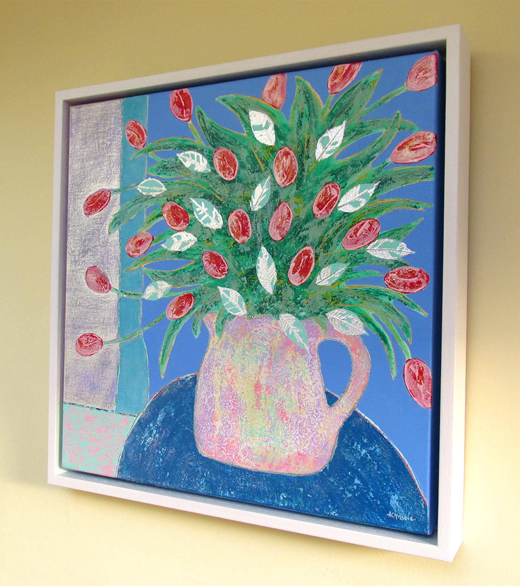 Tulips gegen Blau, Affordable Bright Stillleben, zeitgenössische Kunst von Amy Christie im Angebot 3