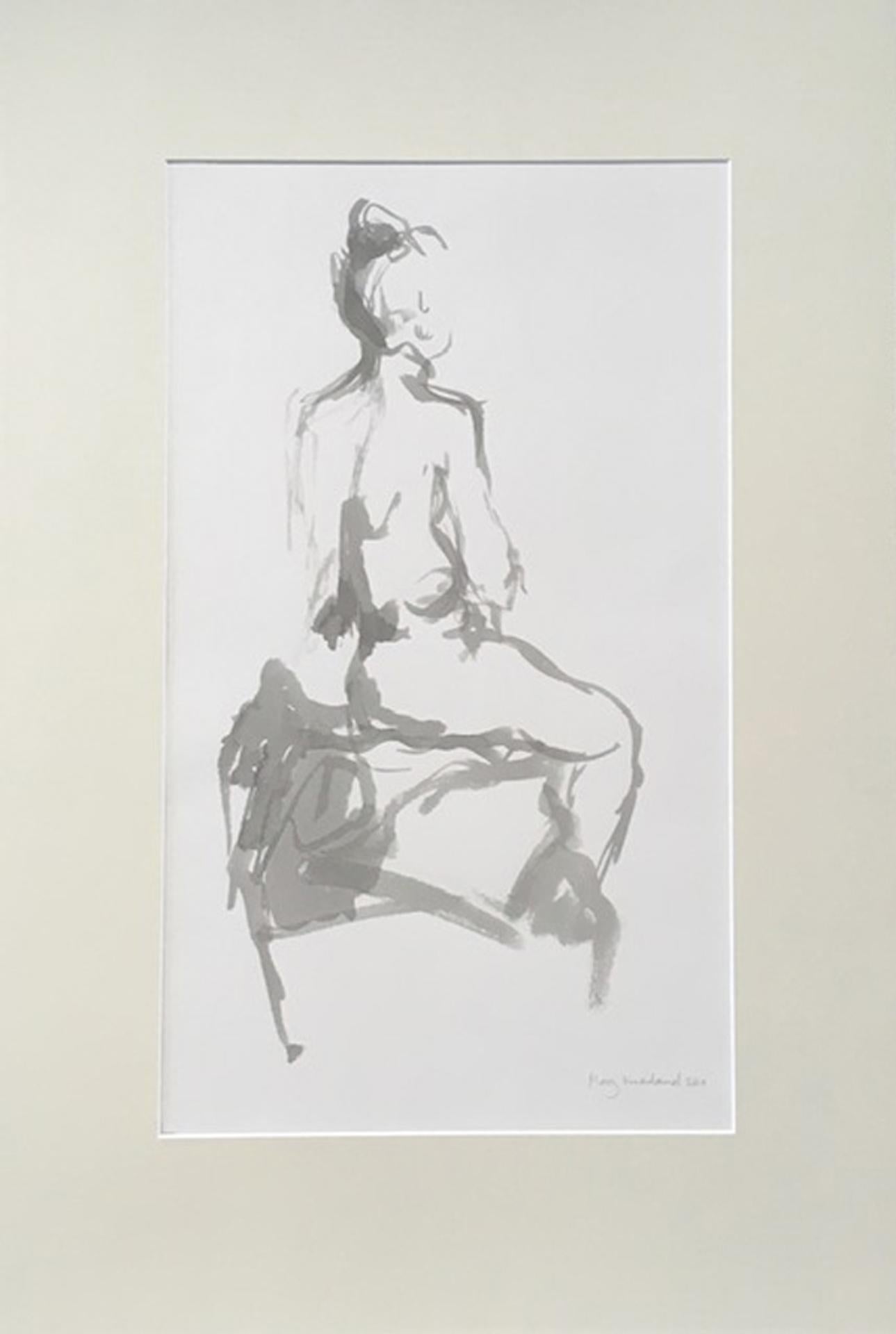 Mary Knowland, sitzend, Original nudefarbene Zeichnung, figurative Kunst, Kunst Online