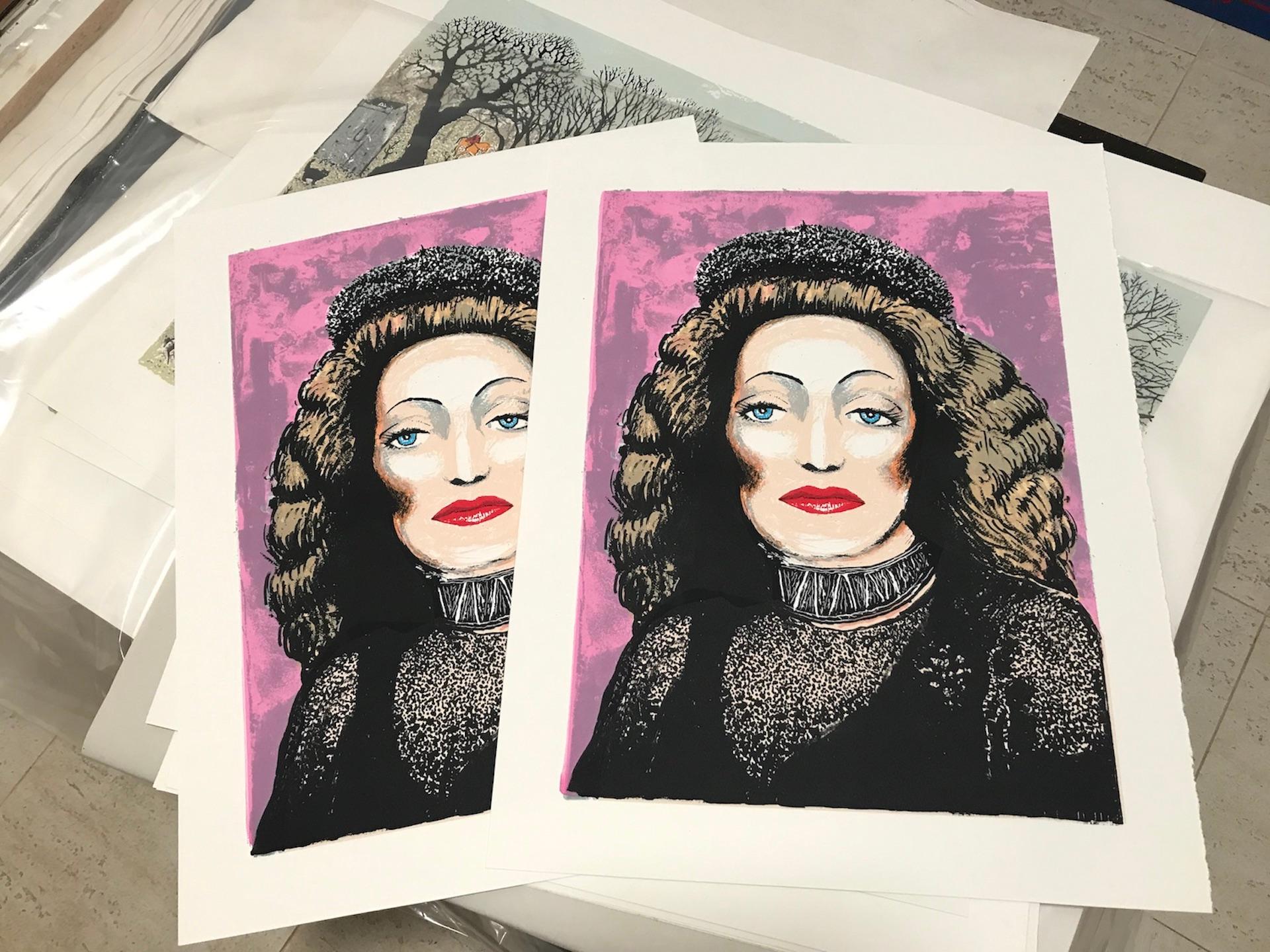 Lili Marlene, Lili Marlene, Siebdruck in limitierter Auflage, Celebrity Art – Print von Tim Southall