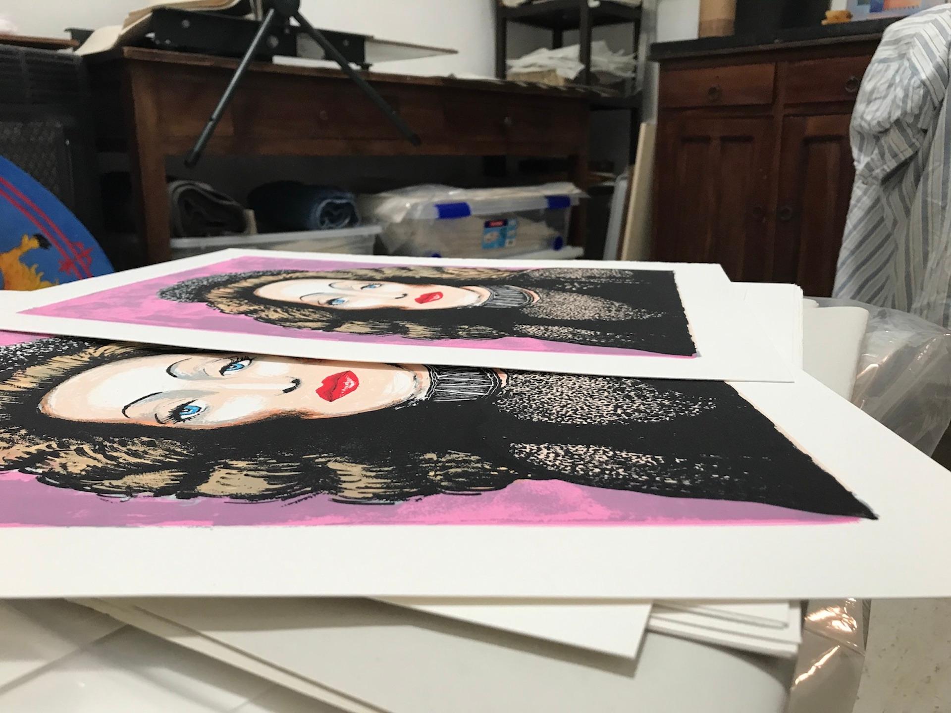Lili Marlene, Lili Marlene, Siebdruck in limitierter Auflage, Celebrity Art (Zeitgenössisch), Print, von Tim Southall