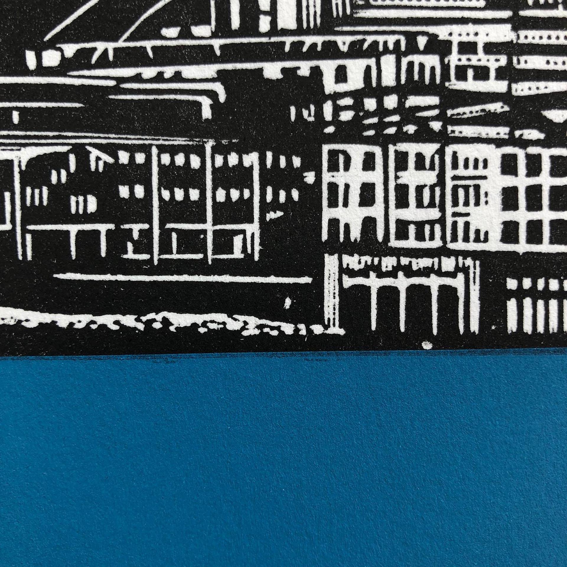 Jennifer Jokhoo
Flussufer SE1 (Benzin)
Limitierte Auflage Handmade Reduction Linocut Print
Auflage von 15
Blattgröße: H 20cm x B 20cm x T 0,1cm
Ungerahmt verkauft
Bitte beachten Sie, dass die Bilder vor Ort nur ein Hinweis darauf sind, wie ein Stück