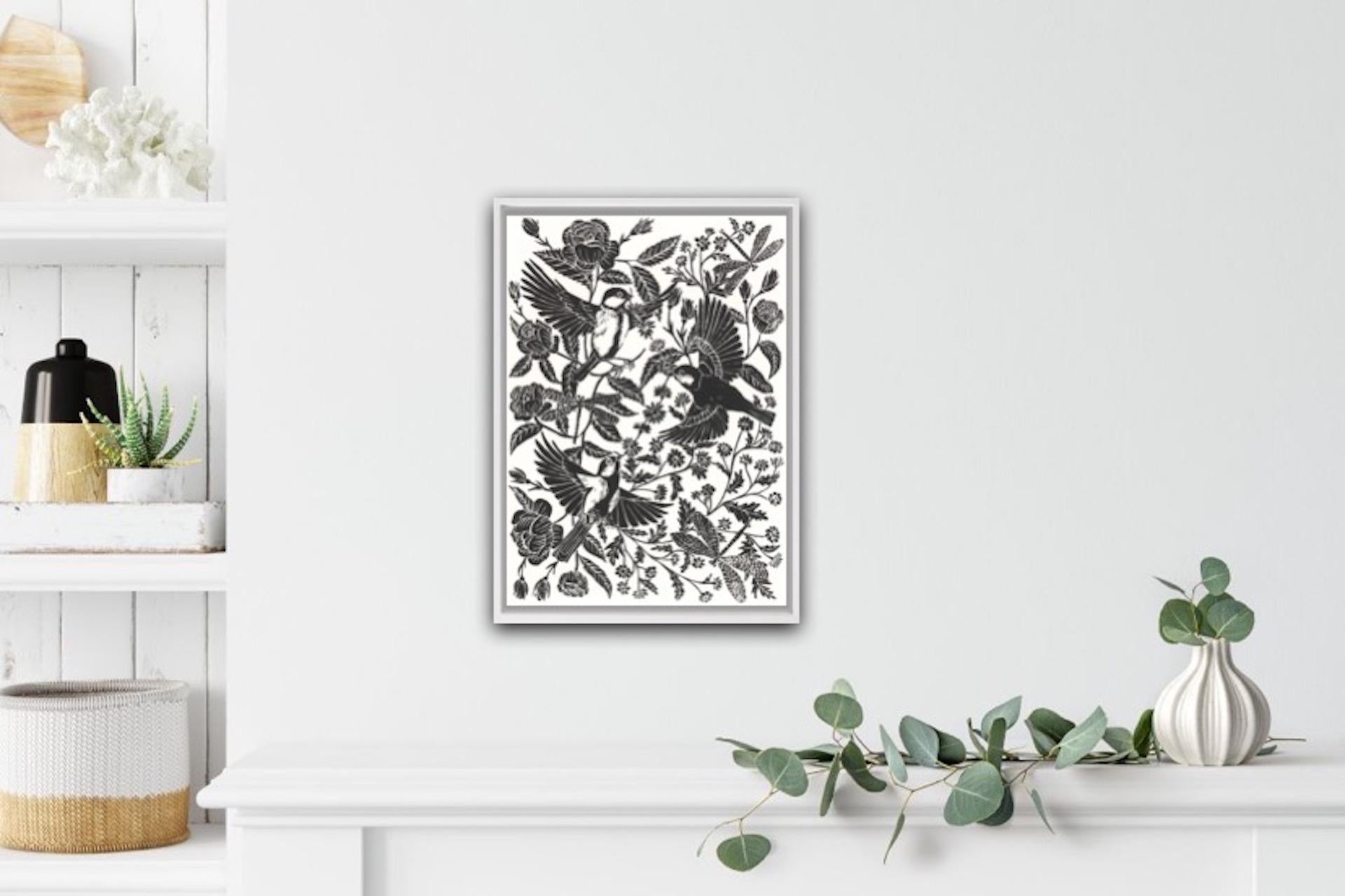 Die Gänseblümchenkette von Daisy Evans in Schwarz, Erschwingliche Kunst, Kunst Online, Zeitgenössische Kunst – Print von Jenny Evans