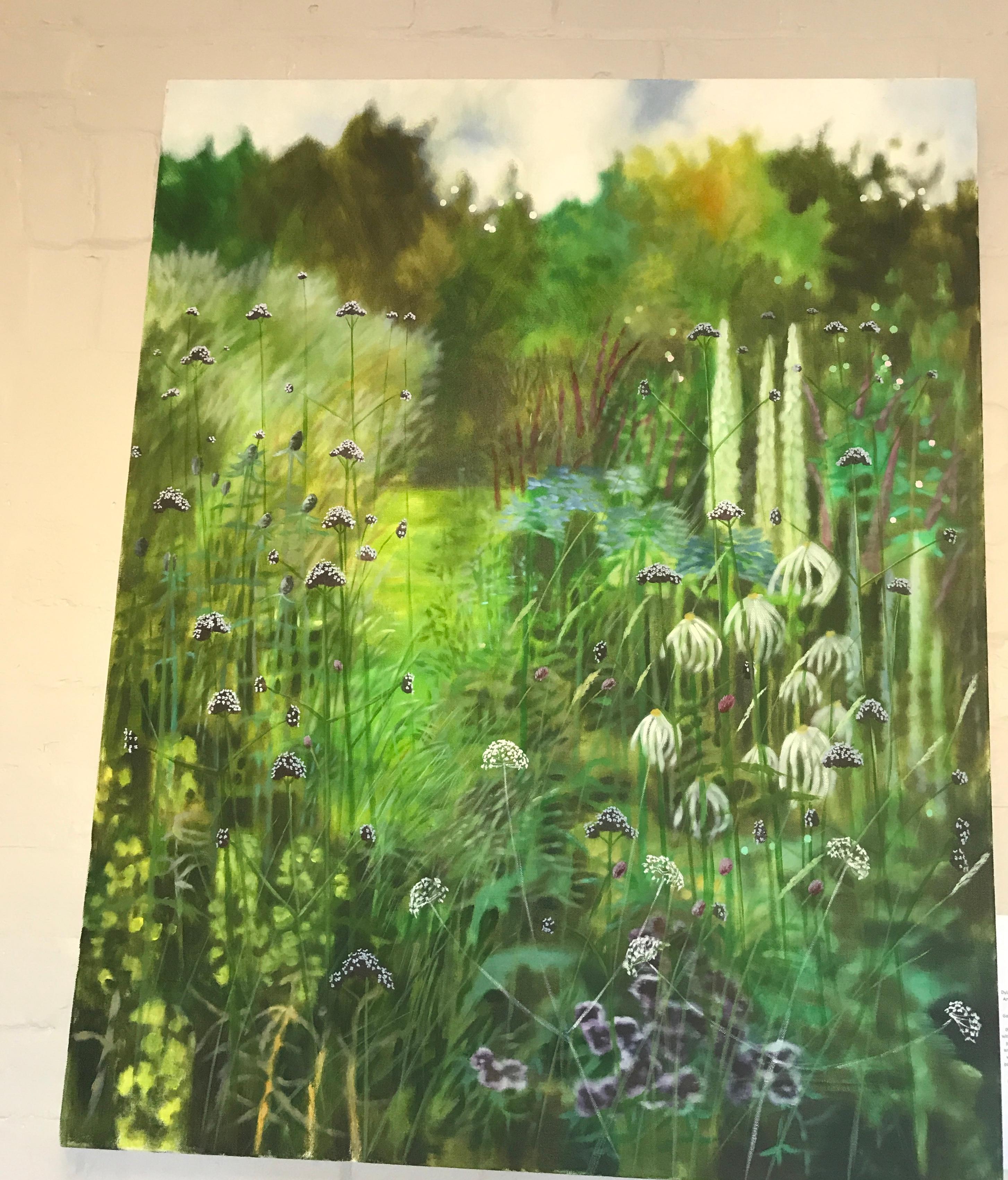 Jardín costero de verano VIII, pintura de flores, verde, azul, morado, amarillo, blanco - Painting Contemporáneo de Dylan Lloyd