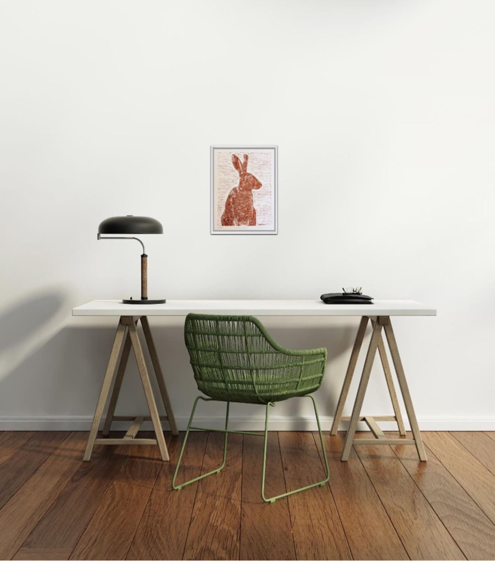 Sitting Hare, Joanna Padfield, Linocut Print, Art marron, Impression animalière abordable en vente 1