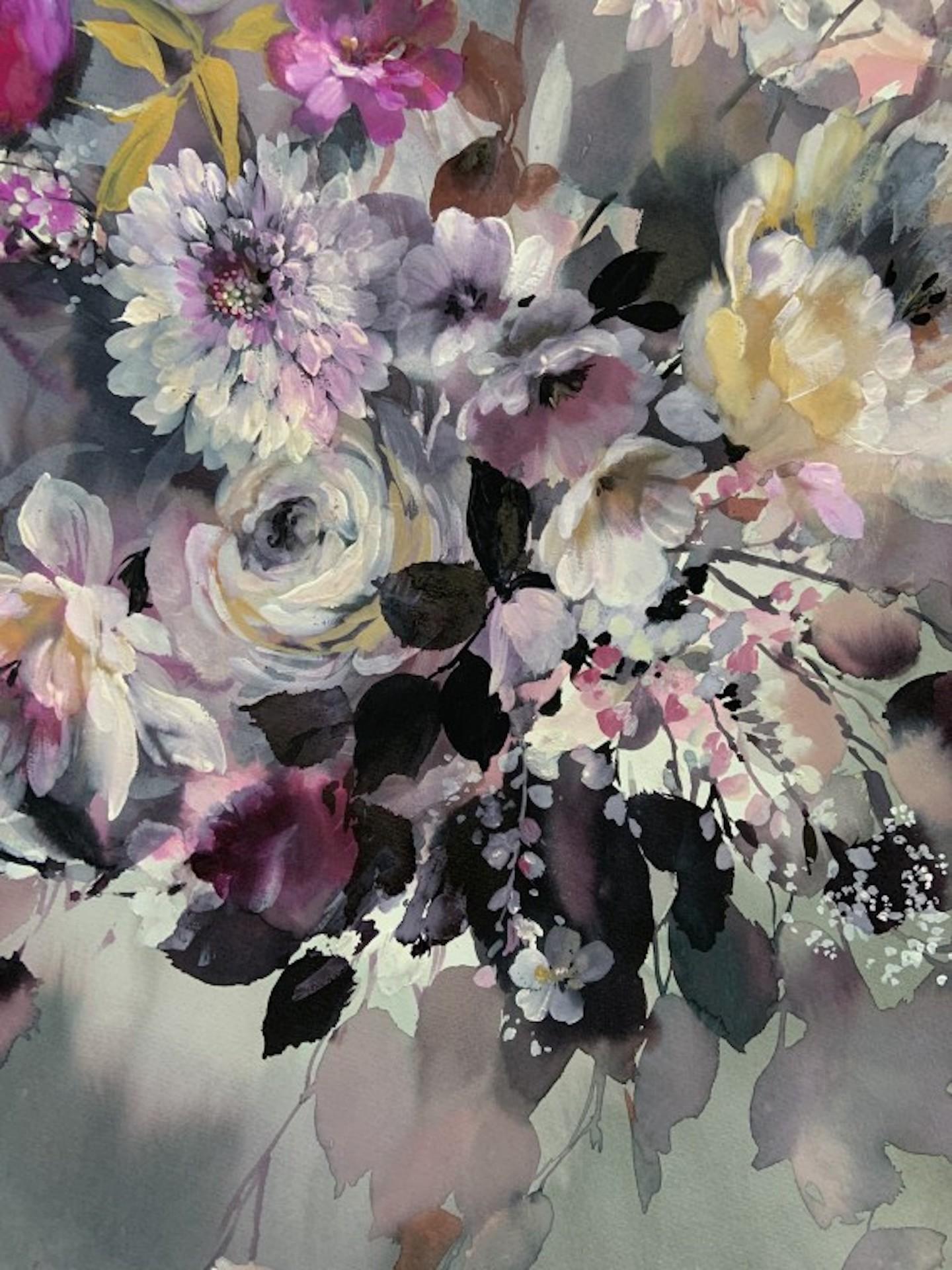 Muted Cascade, Contemporary Floral Artwork, Originalarbeit auf Papier (Grau), Still-Life Painting, von Jo Haran