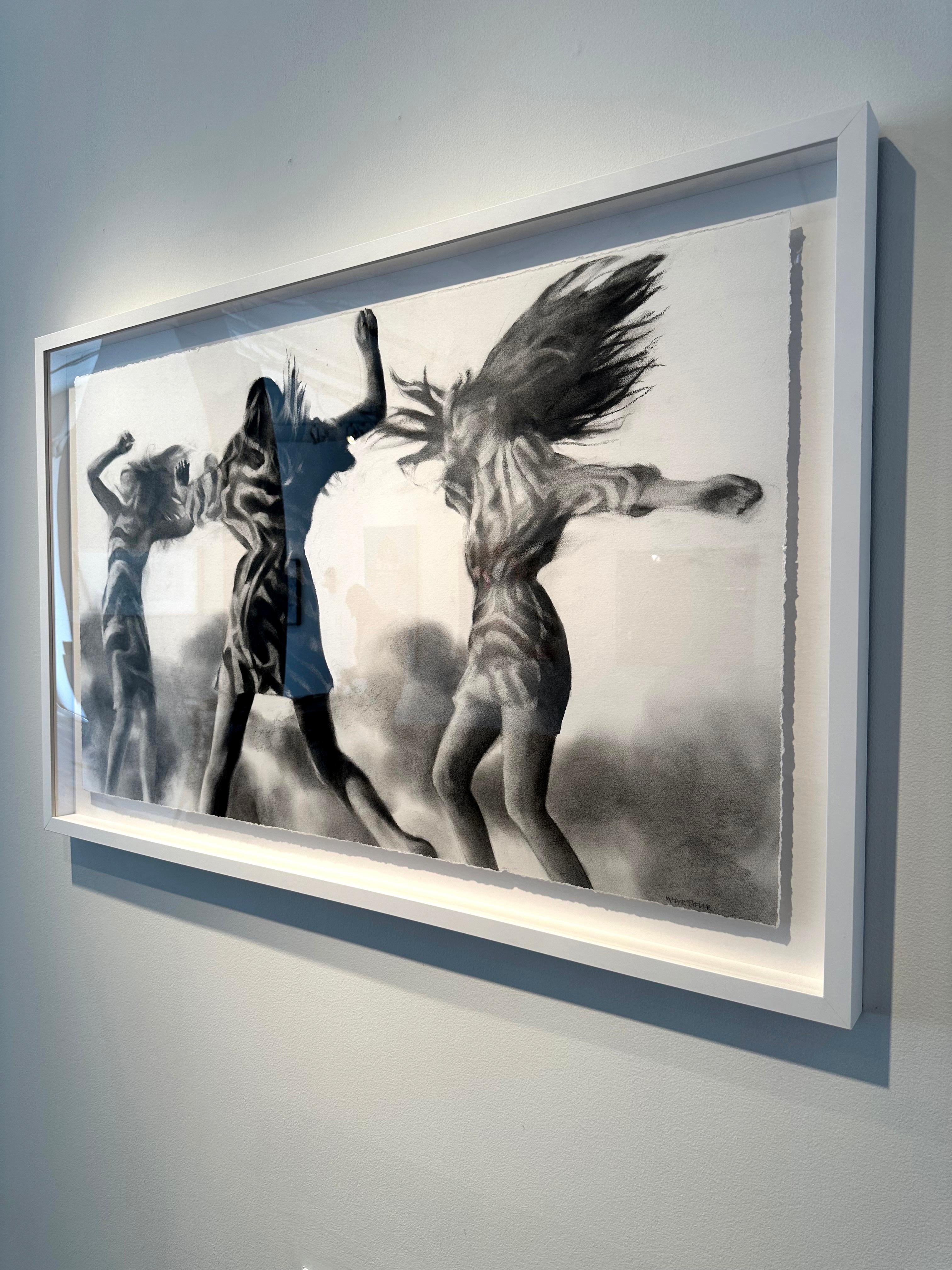 Feel The Beat, realistische figurative Zeichnung von Party-Mädchen beim Tanzen, hohe Energie im Angebot 7
