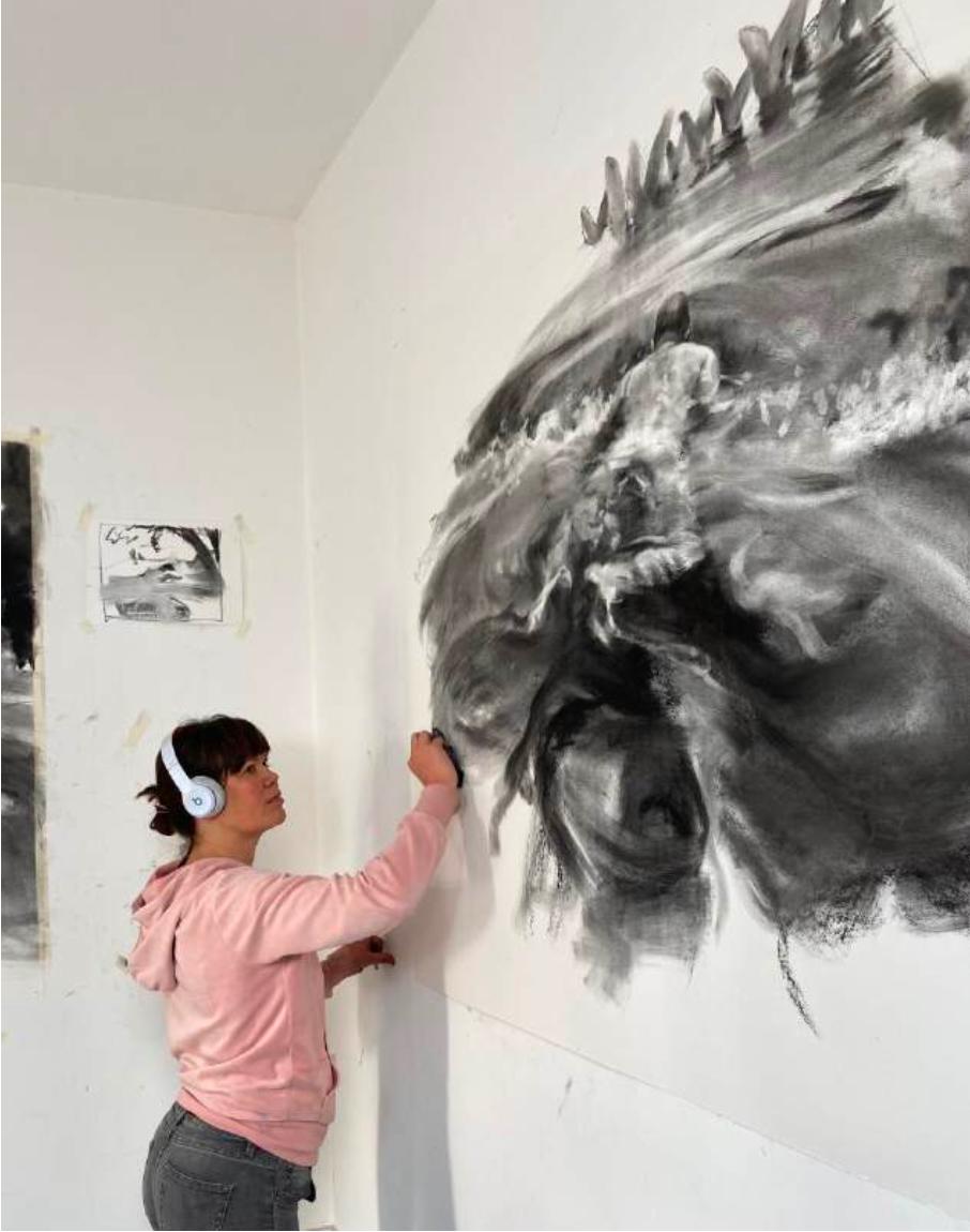 Waterway, Immersive Figurative Realist Charcoal Drawing of Swimmer in Motion (Realismus), Art, von Patsy McArthur