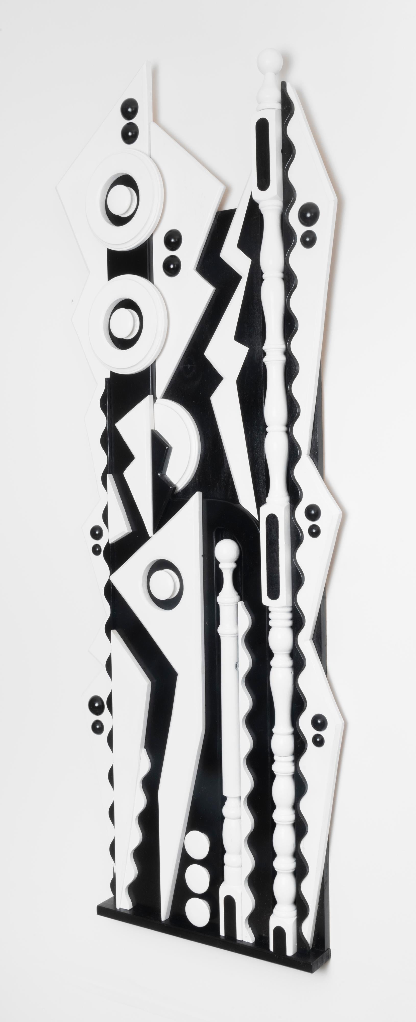 Deux figures - Sculpture abstraite - Marron Abstract Sculpture par Isaac Manevitz