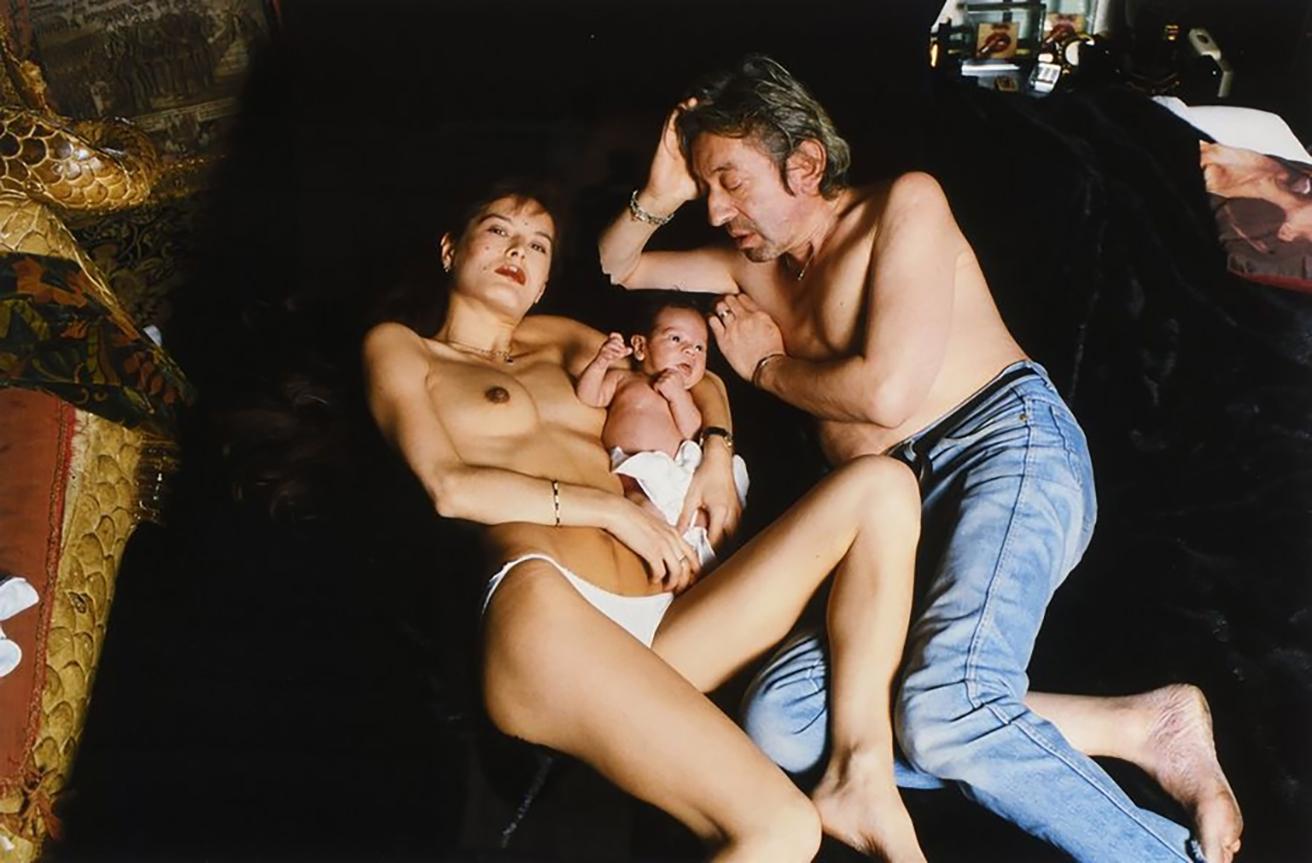 Serge Gainsbourg at home with Bamboo and Lulu - Photograph by Pascal Rostain