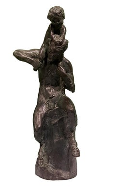 Satyr mit jungem Faun auf seinen Schultern – Bronzeskulptur von Aurelio Mistruzzi