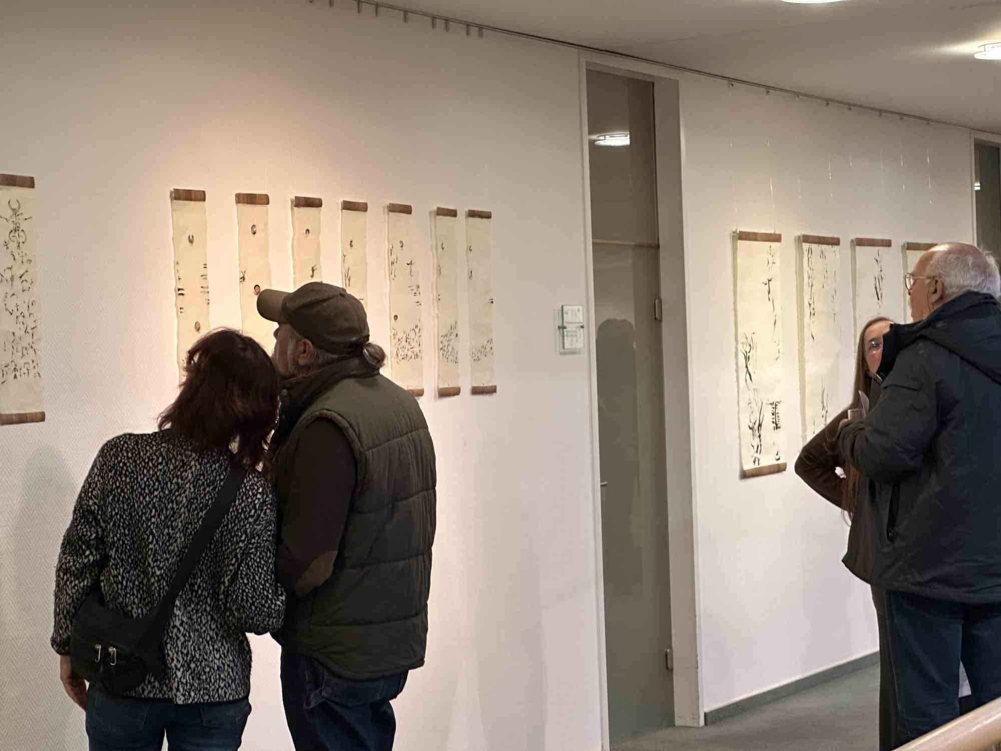 Mensajero del Más Allá - Pintura de Parimah Avani - 2023 en venta 4