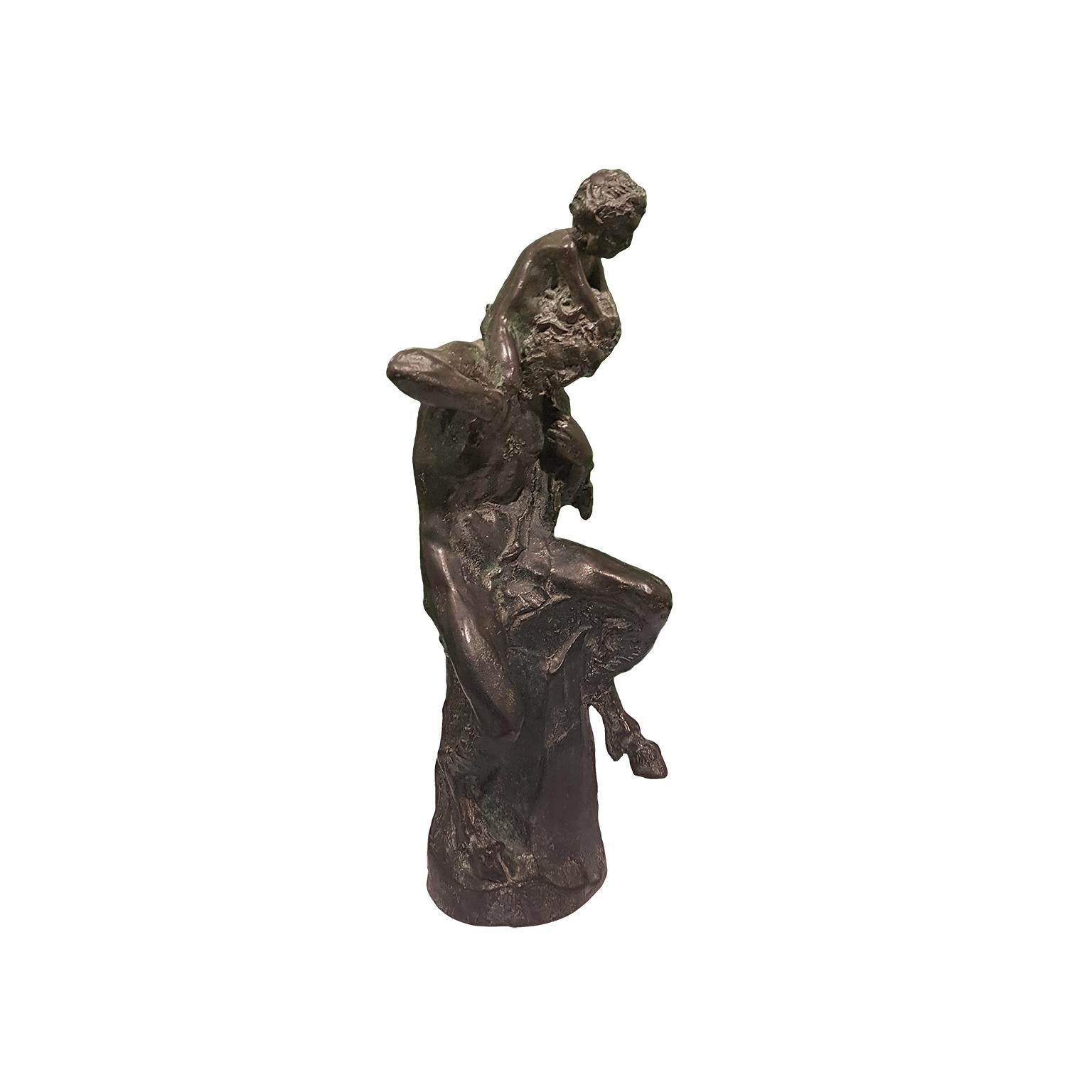 Satyr mit jungem Faun auf seinen Schultern – Bronzeskulptur von Aurelio Mistruzzi im Angebot 2
