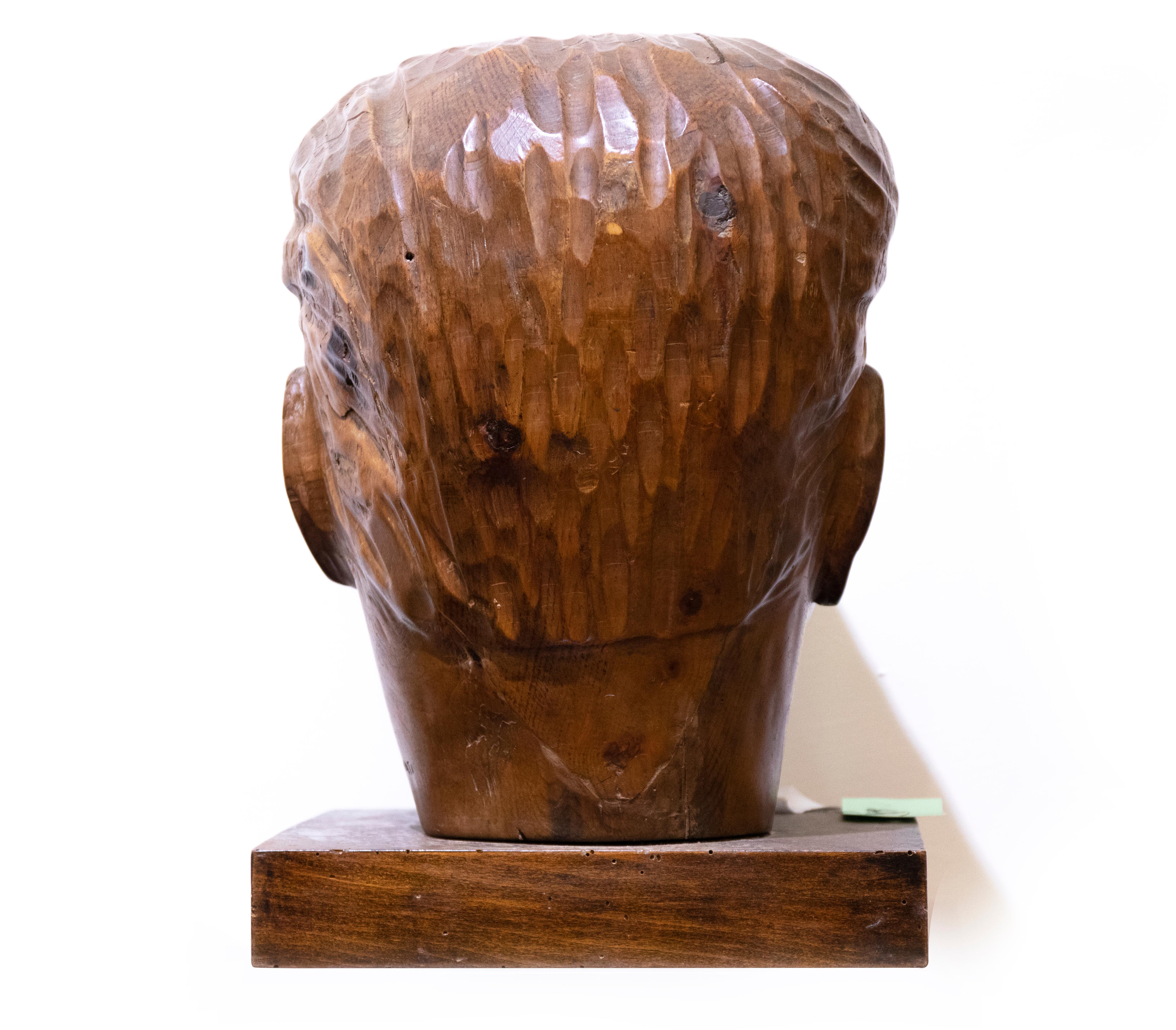 Portrait of Italo Balbo - Original Wooden Sculpture by Marco Novati - 1930s For Sale 4