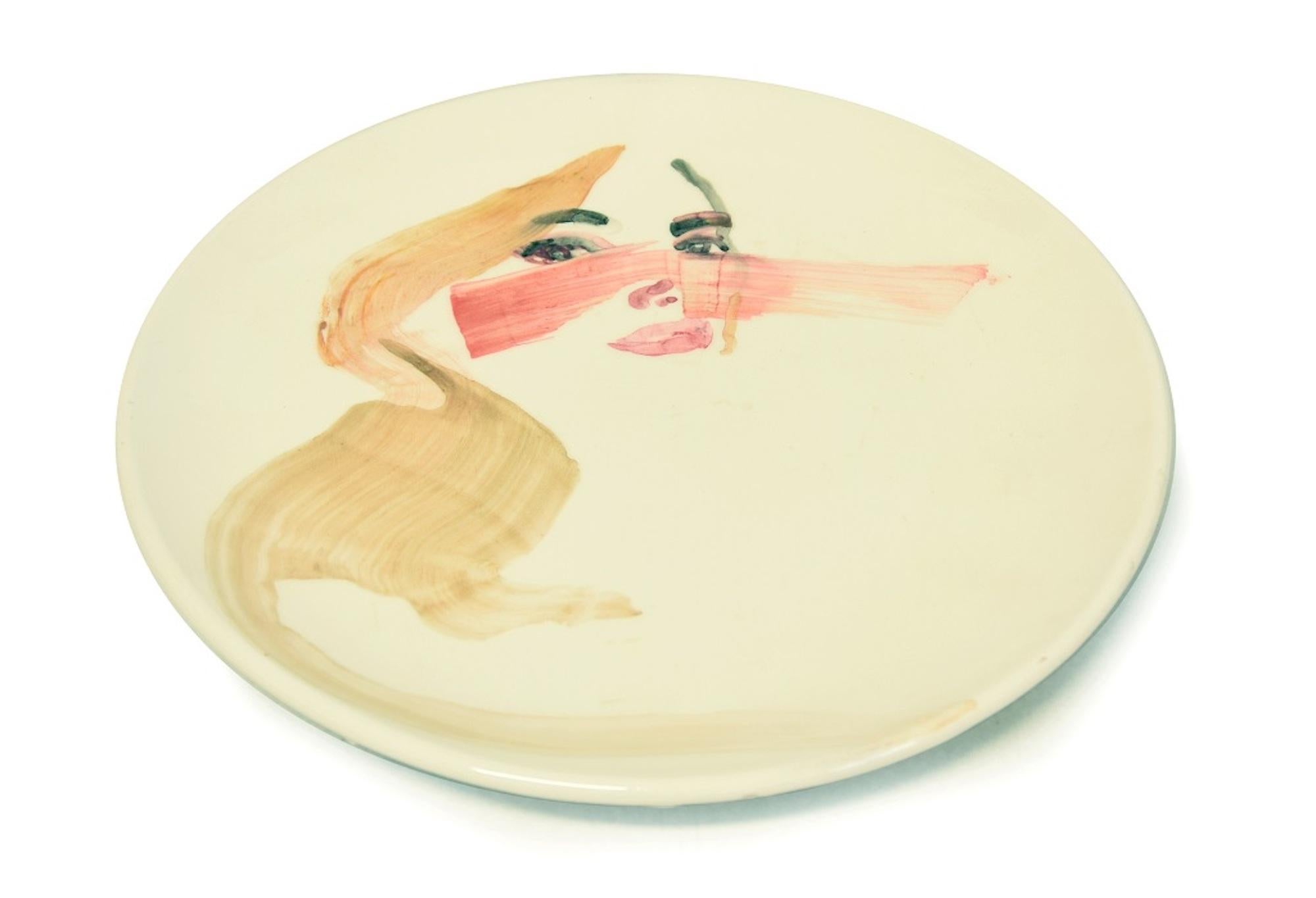 Lady is a wonderful hand-made flat ceramic dish realized by the Russian emerging artist, Anastasia Kurakina in 2019. Unique copy.

Signed and dated on the back at the center.

This is a really interesting piece, at the same time a decorative object