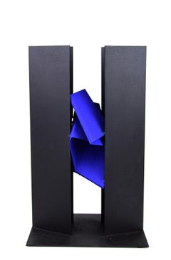 Estructura Central - Escultura de hierro de Claudio Palmieri - 1998