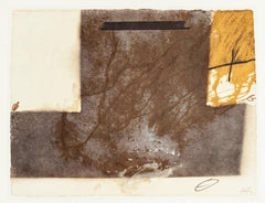 T gris sur le côté et dos - Imprimé offset vintage d'après Antoni Tpies - 1982