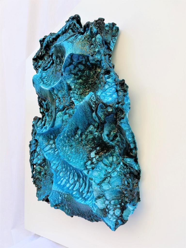 Blue Flames s a beautiful artwork realized by Gianluca Foglietta in 2018.

Mixed media artwork: polystirene, resins, plastics, paints, pigments and enamels on wood..

Signature, date, dimension and title on the back of the artwork.

Gianluca
