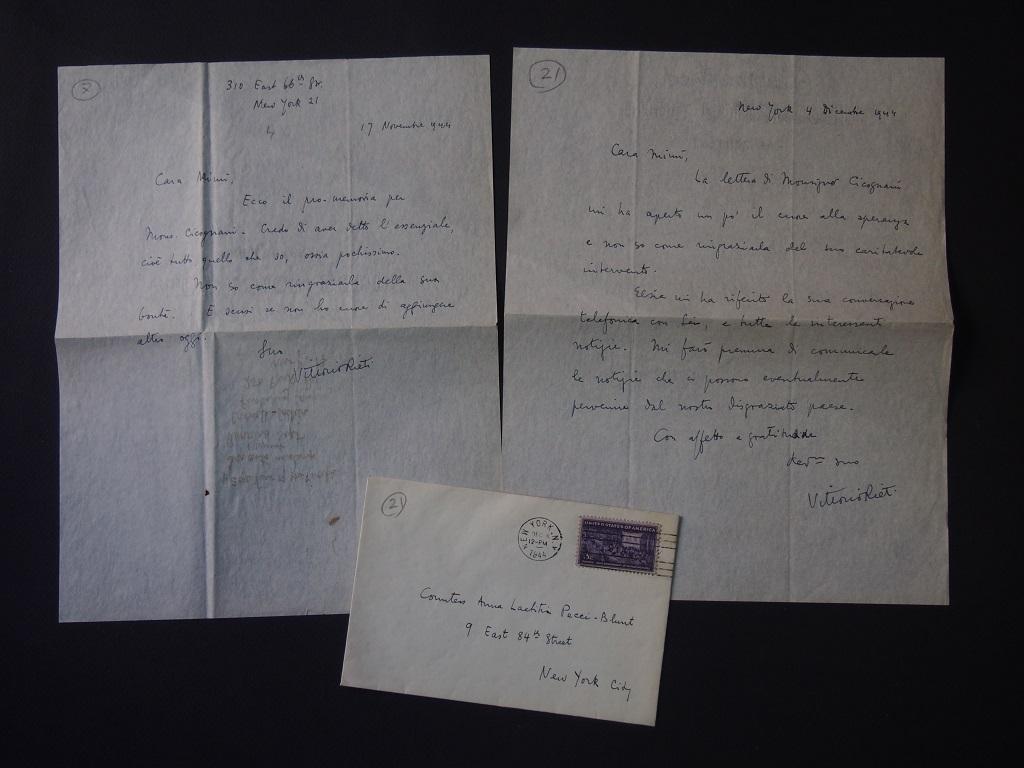 Dieses Los besteht aus 2 autographen Briefen von Vittorio Rieti an die Gräfin A.L. Pecci-Blunt, geschrieben in italienischer Sprache, während des Jahres 1944. Ausgezeichneter Zustand.

Im Detail: 
A.L.S. New York, 17. November 1944. Eine Seite,