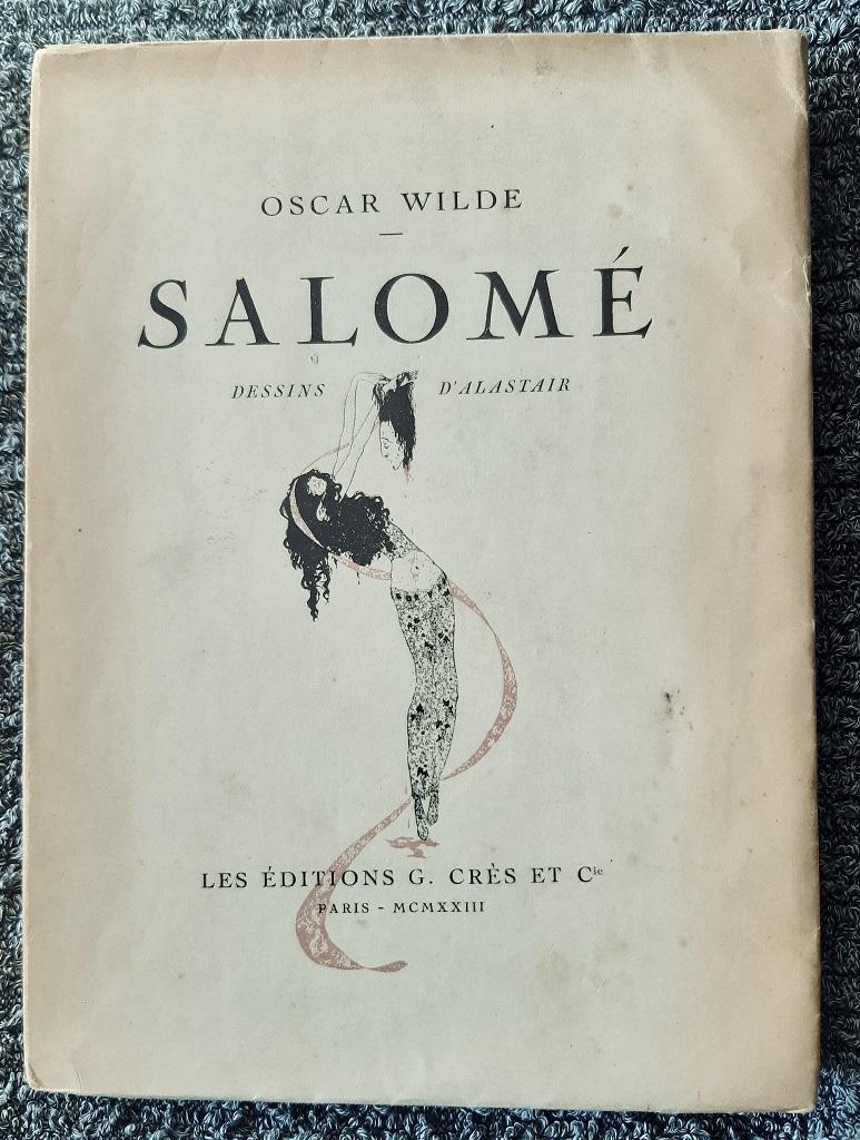 Salomé ist eine originelle moderne Rarität, eine von Alastair (1887 - 1969) im Jahr 1922 illustrierte Version von Oscar Wildes Salomé. 

Herausgegeben von Crès Editeur, Paris.

Originalausgabe.

Format: in 8°.

89 Seiten mit 9 ganzseitigen Gravuren