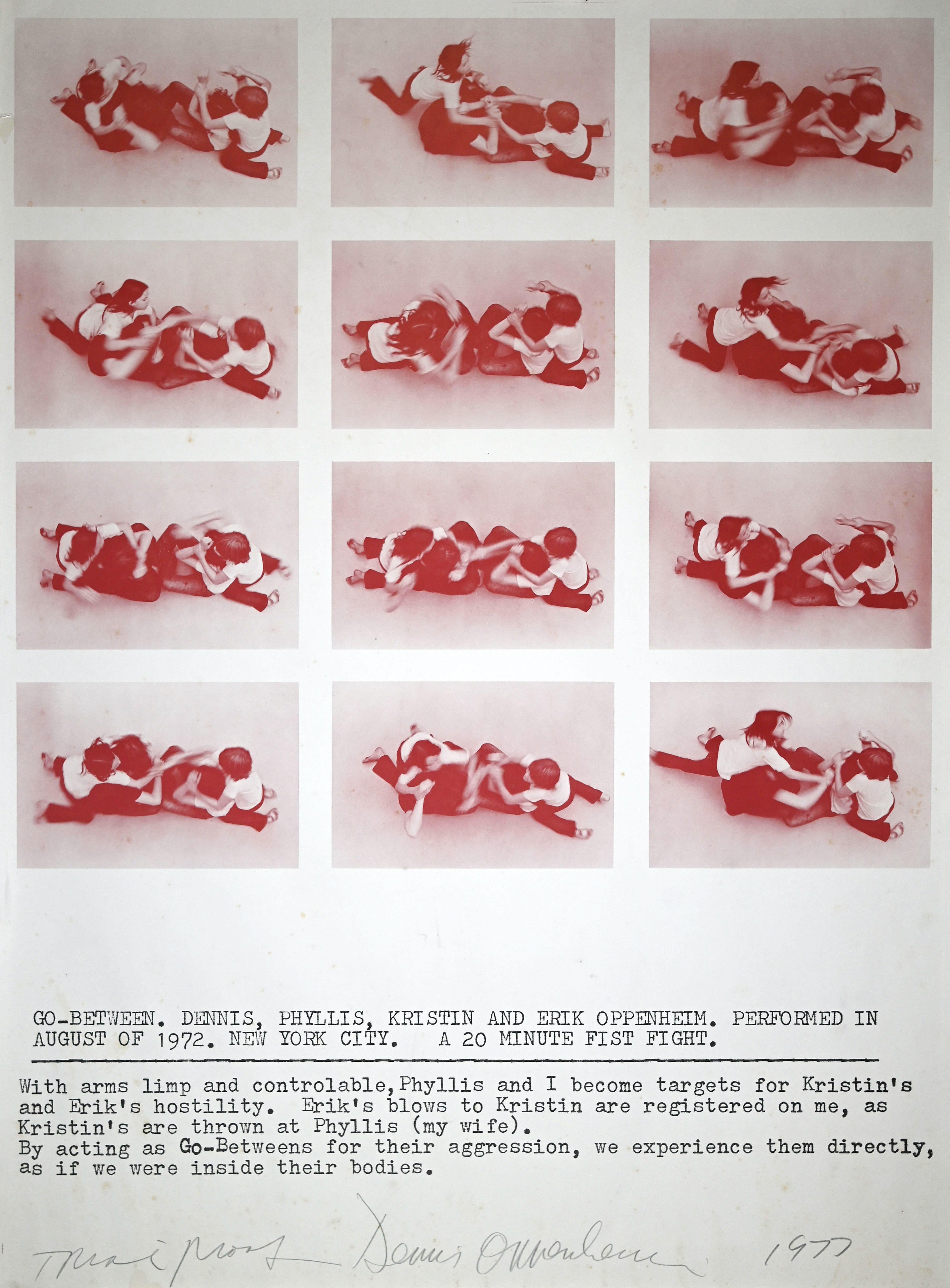 Oppenheim Dennis Abstract Print – Go Between – Raumteilerdruck von Dennis Oppenheim – 1977