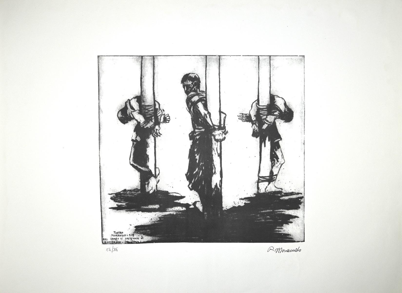Prisonniers en Hongrie est une lithographie originale réalisée par l'artiste italien Pietro Morando (Alessandria 1889- 1980).

Signé à la main en bas à droite au crayon, signé et titré sur la plaque en bas à gauche.

Numérotée en bas à gauche au