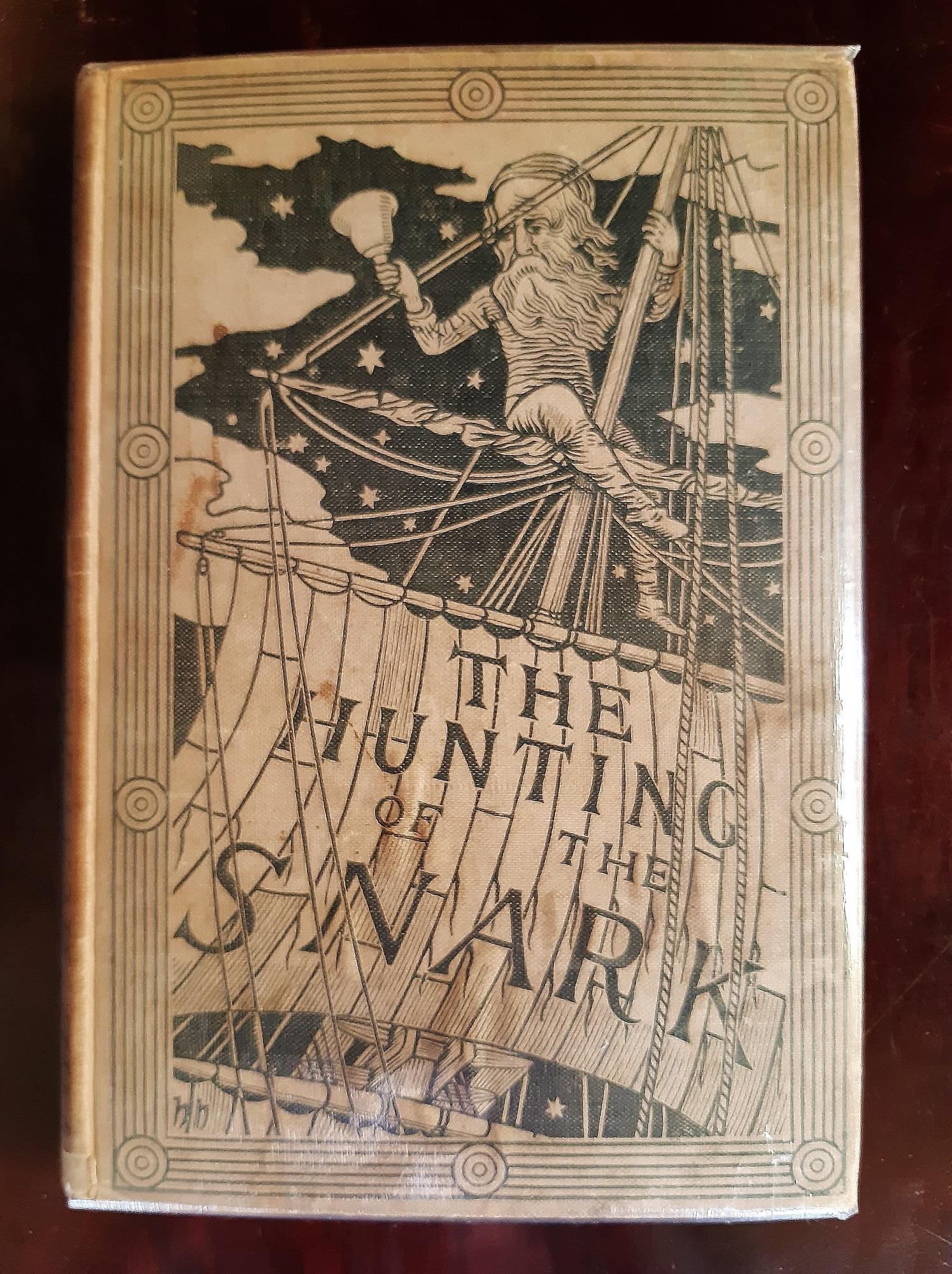The hunting of the snark is an original modern rare book written by Lewis Carroll (Daresbury, 1832 - Guiford, 1898) in 1876 and illustrated by Henry Holiday.

Original First Edition.

Published by McMillan, London.

Format: in 8°. The dimensions and