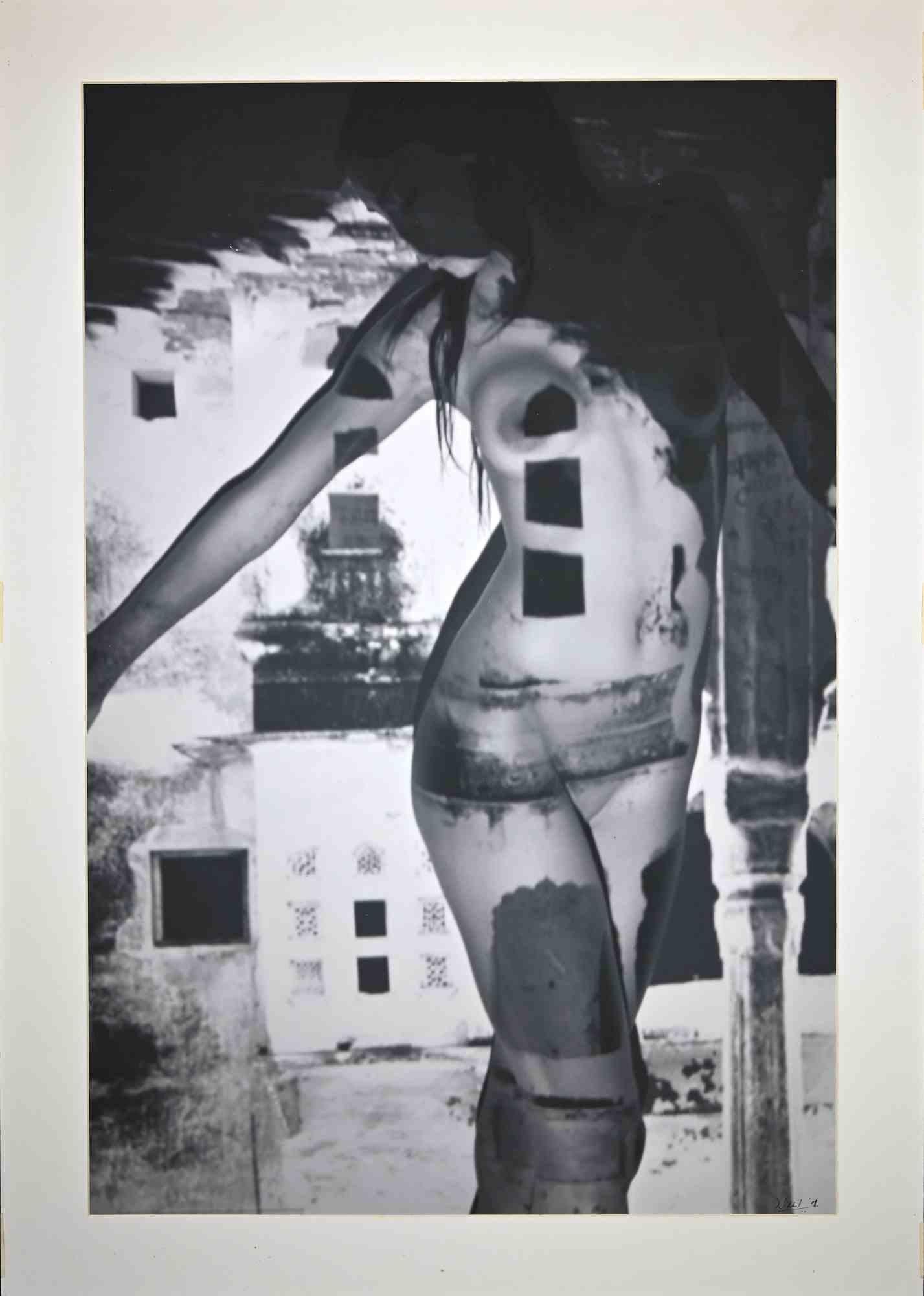 Denuded by Future from Beyond Eros V is an original black and white photograph realized by Nikhil Bhandari (Rajasthan,1969).

Hand-signed both on the lower of the artwork and rear and titled, artist's proof no- 3 on the rear.

Included a