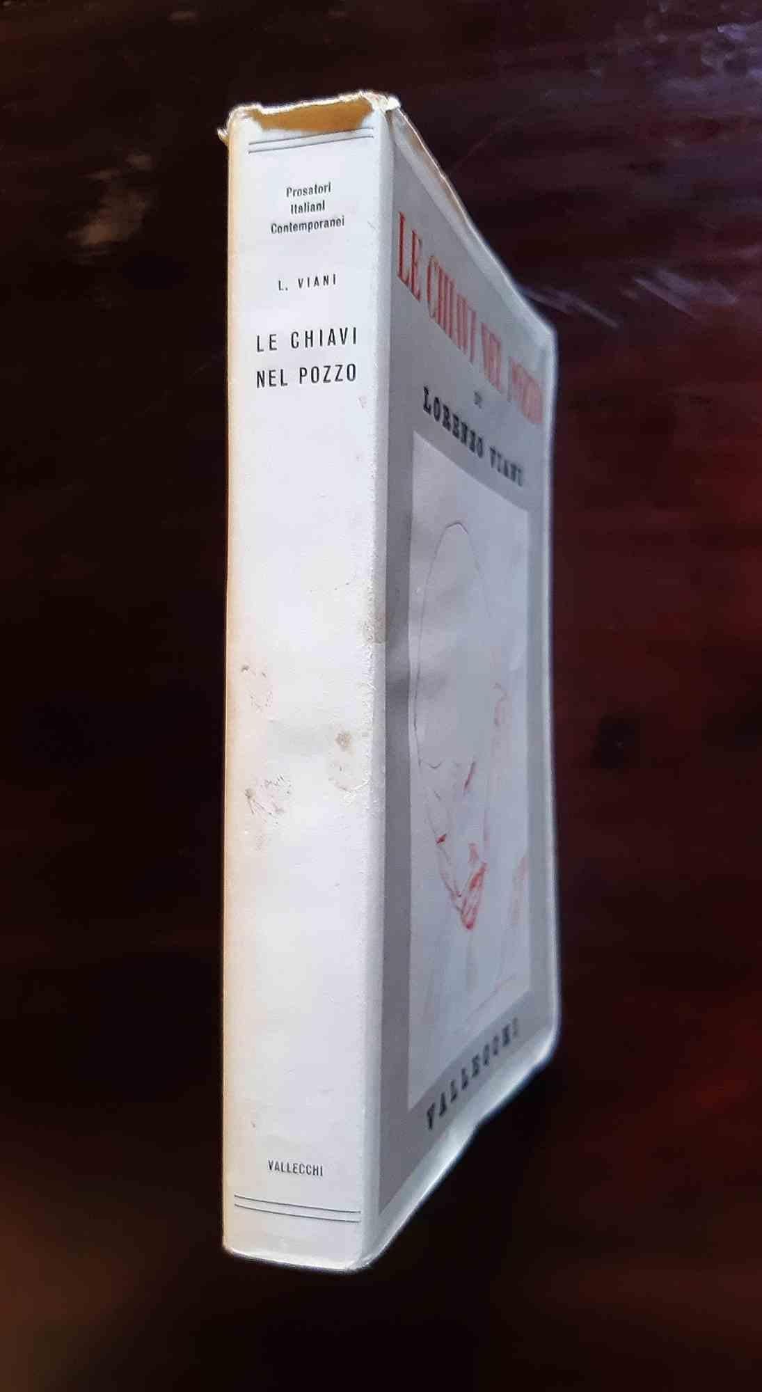 Le chiavi nel pozzo ist ein modernes, seltenes Buch, das 1935 von Lorenzo Viani (Viareggio, 1. November 1882 - Lido di Ostia, 2. November 1936) illustriert wurde.

Originalausgabe.

Herausgegeben von Vallecchi, Florenz.

Format: in 8°. Die