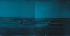 Blauer Yonder - Zeitgenössisch, Abstrakt, Polaroid, 21. Jahrhundert, Farbe