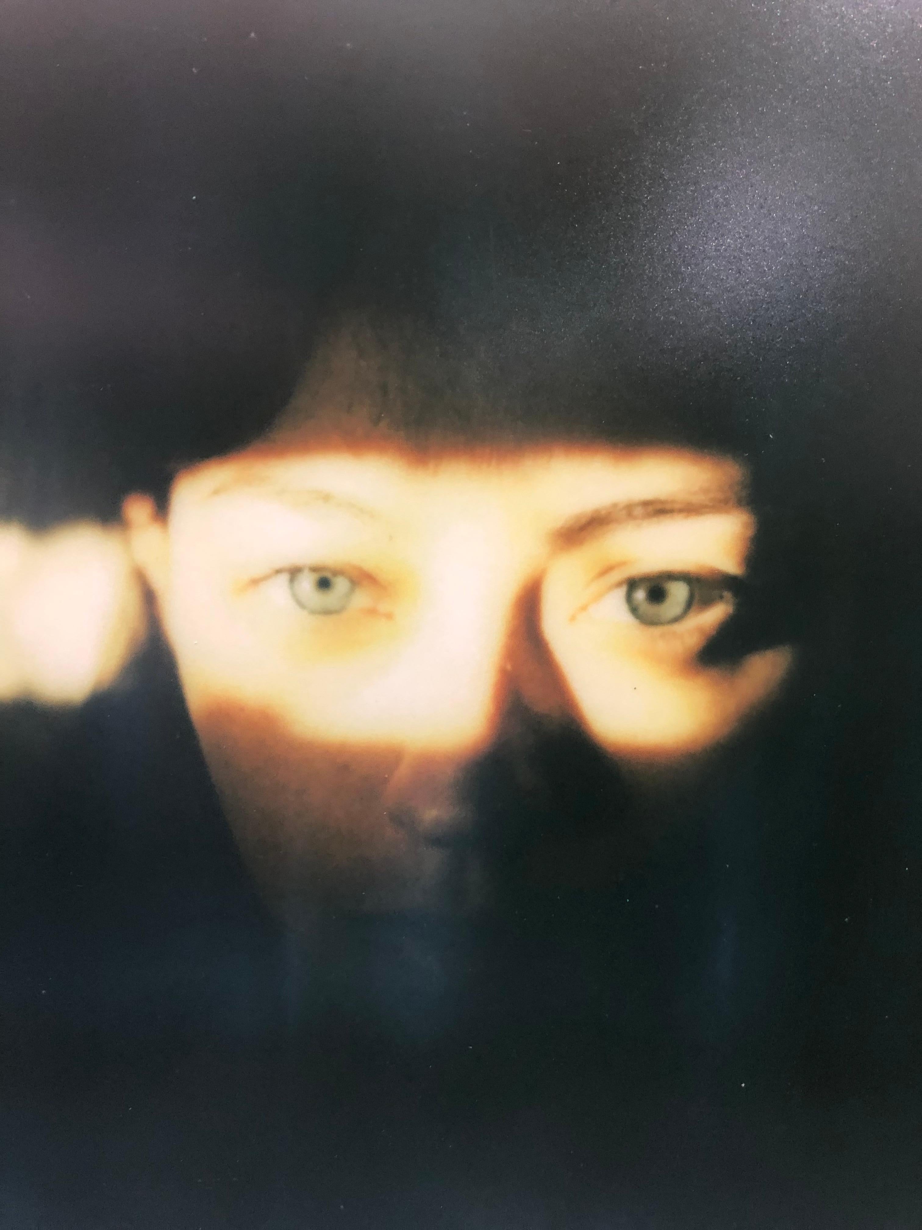 Self-Portrait - Passepartout, Contemporary, Polaroid, Farbe, Porträt (Zeitgenössisch), Photograph, von Leanne Surfleet
