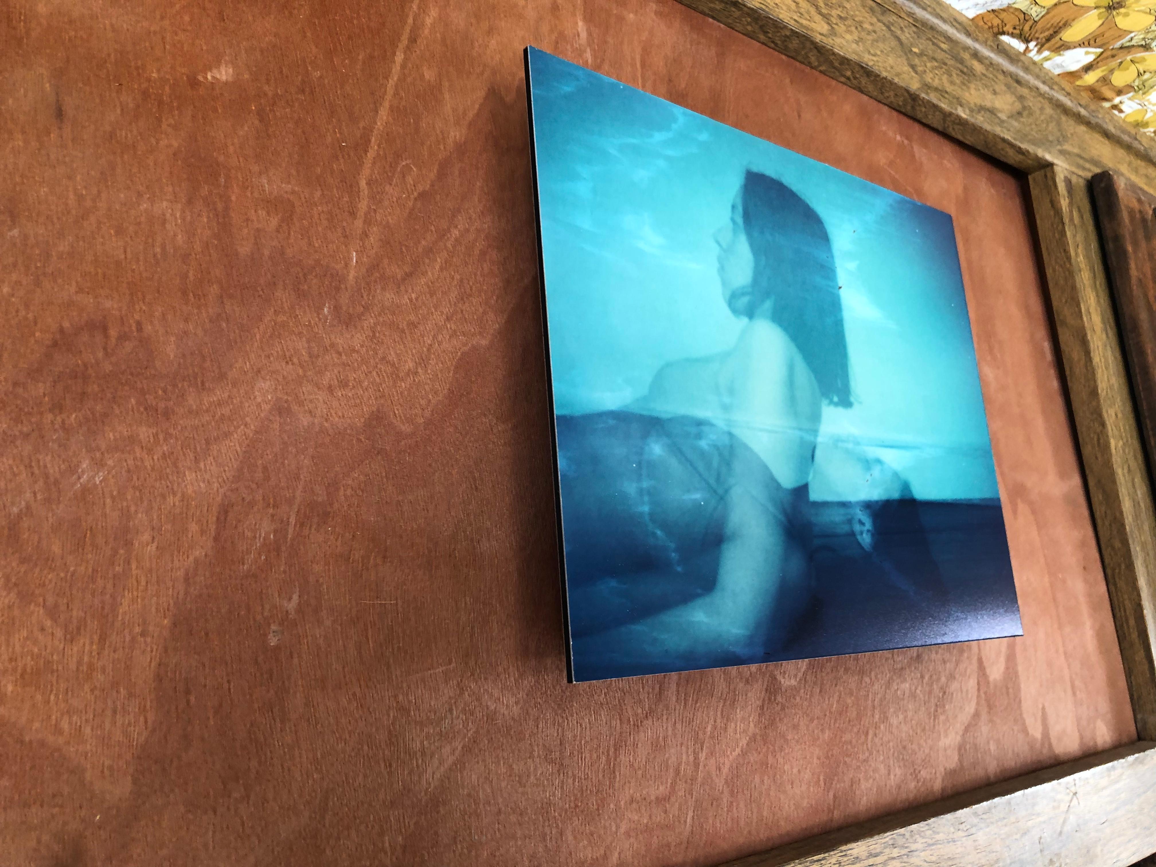 Sleep Anxiety - Montiert, Zeitgenössisch, Polaroid, Farbe, Porträt (Blau), Portrait Photograph, von Leanne Surfleet