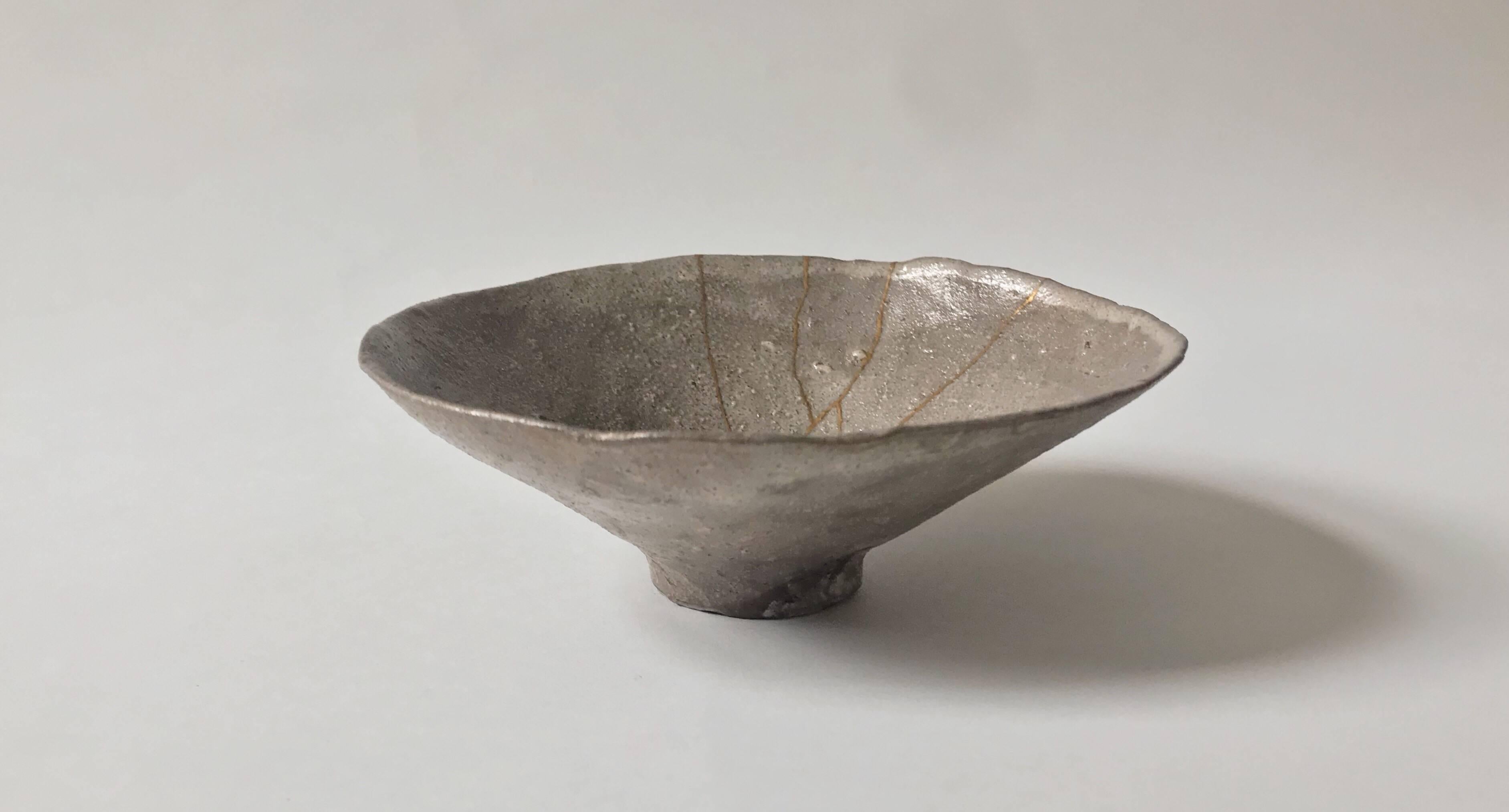 This Japanese ceramic bowl is by Shiro Shimizu, from his famous Kyoto studio. Shown in our Tea Ceremony exhibition which opened in May 2018.

The grandson of celebrated late ceramicist Uichi Shimizu, Shiro Shimizu hails from a lineage of pottery