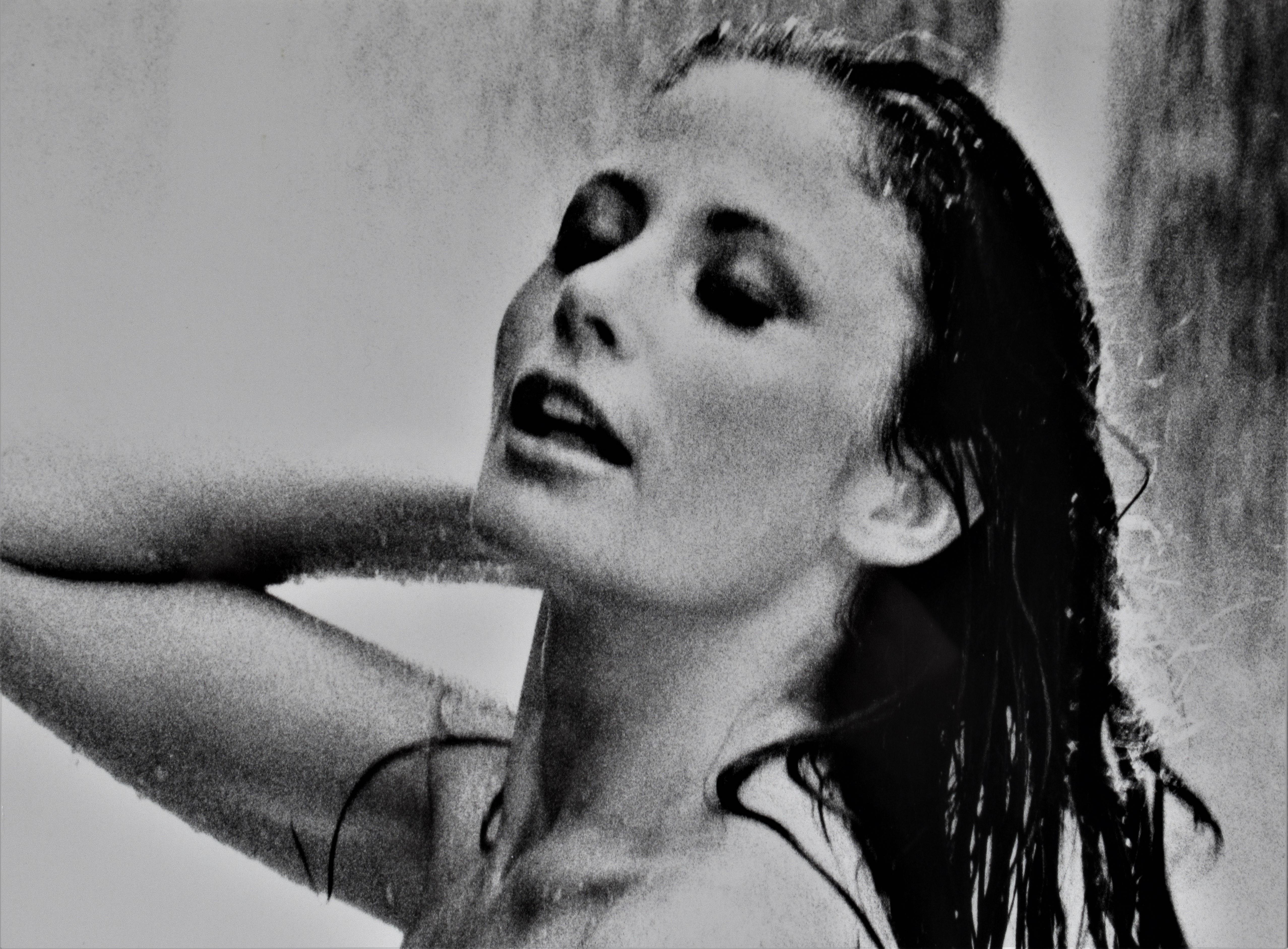 Sin título, Desnudo - Photograph Otro estilo de arte de Michael Andreas Russ