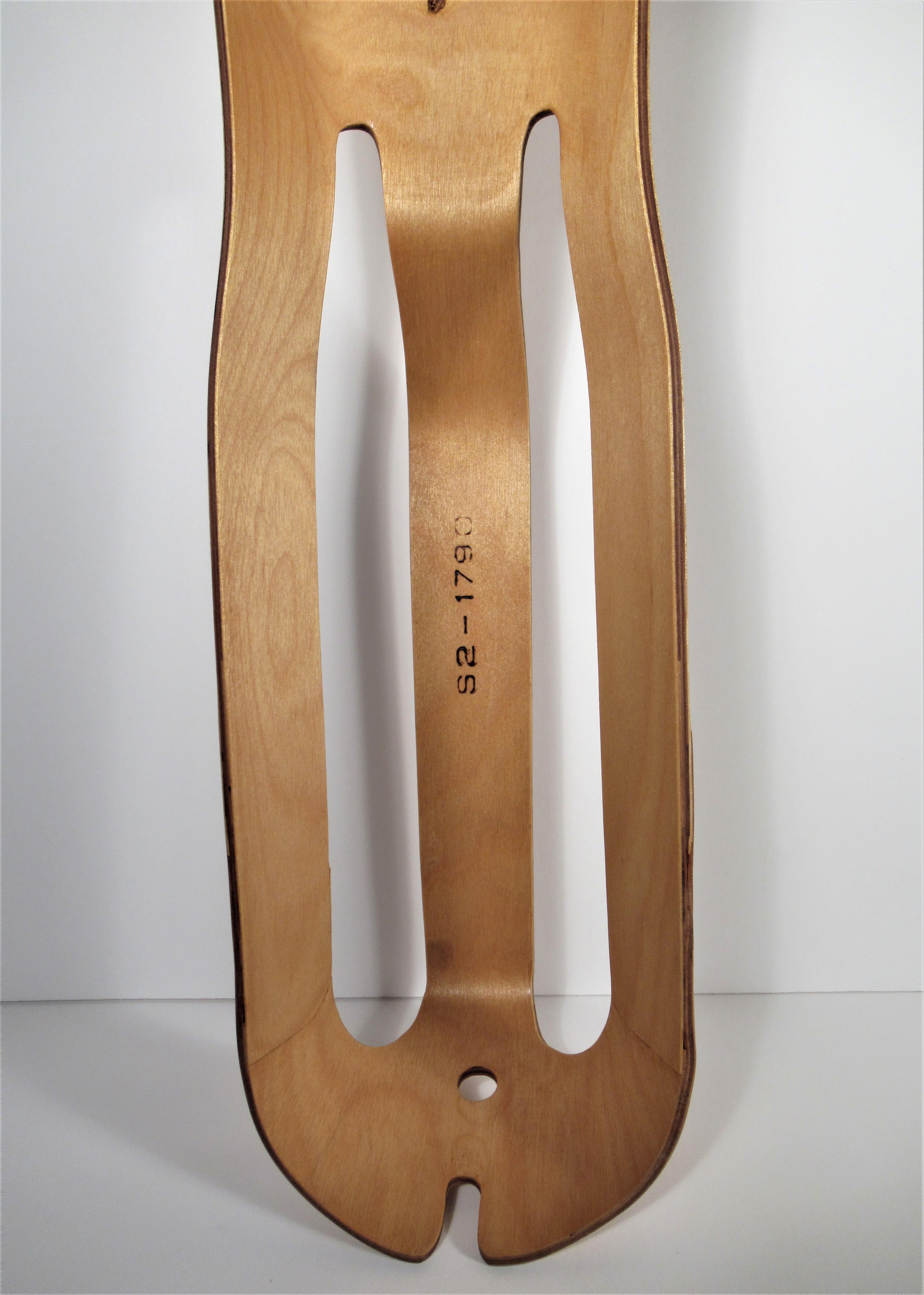 Molded birch plywood leg splint by Charles and Ray Eames 5