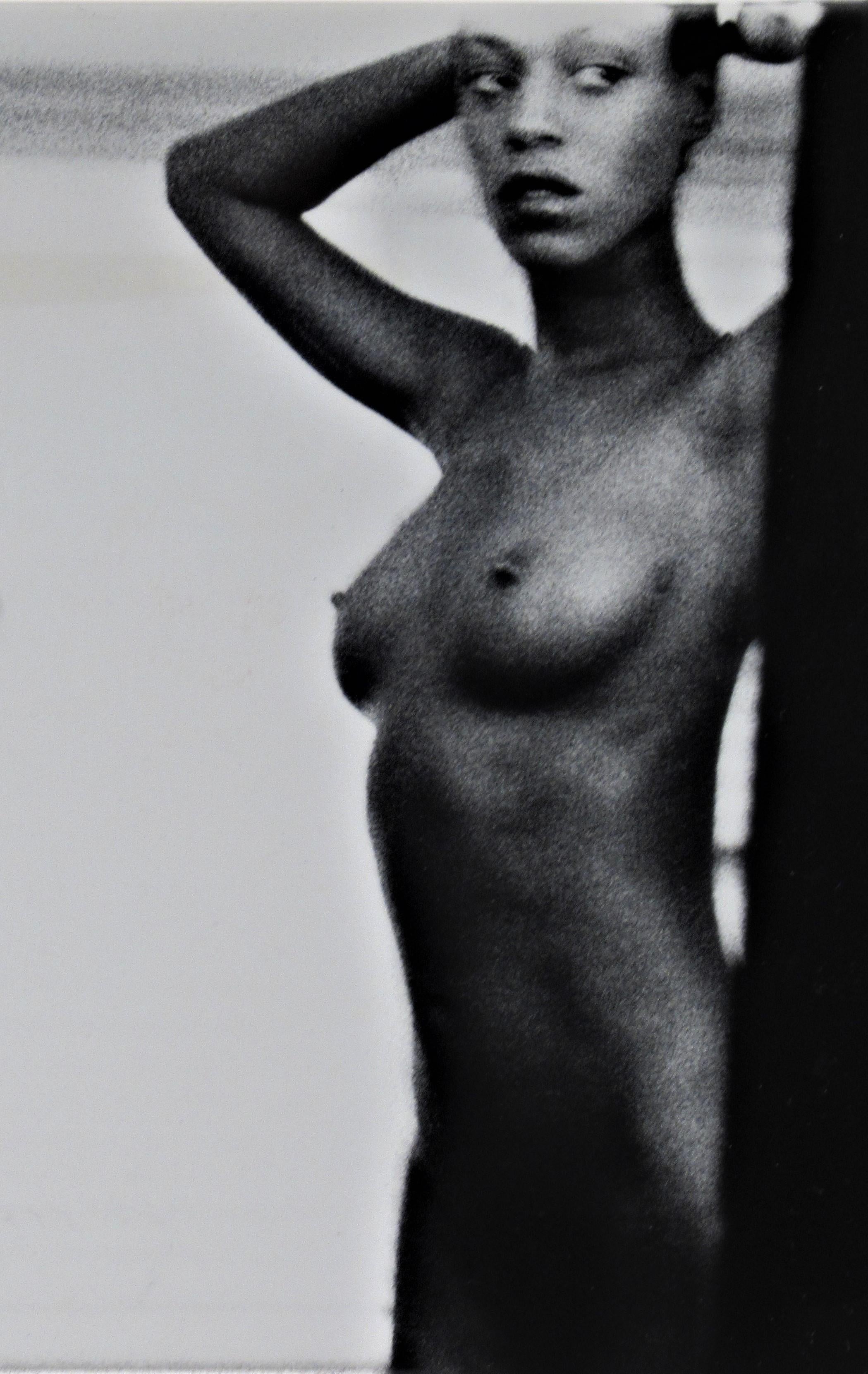 Sin título, Dos desnudos - Photograph Otro estilo de arte de Michael Andreas Russ