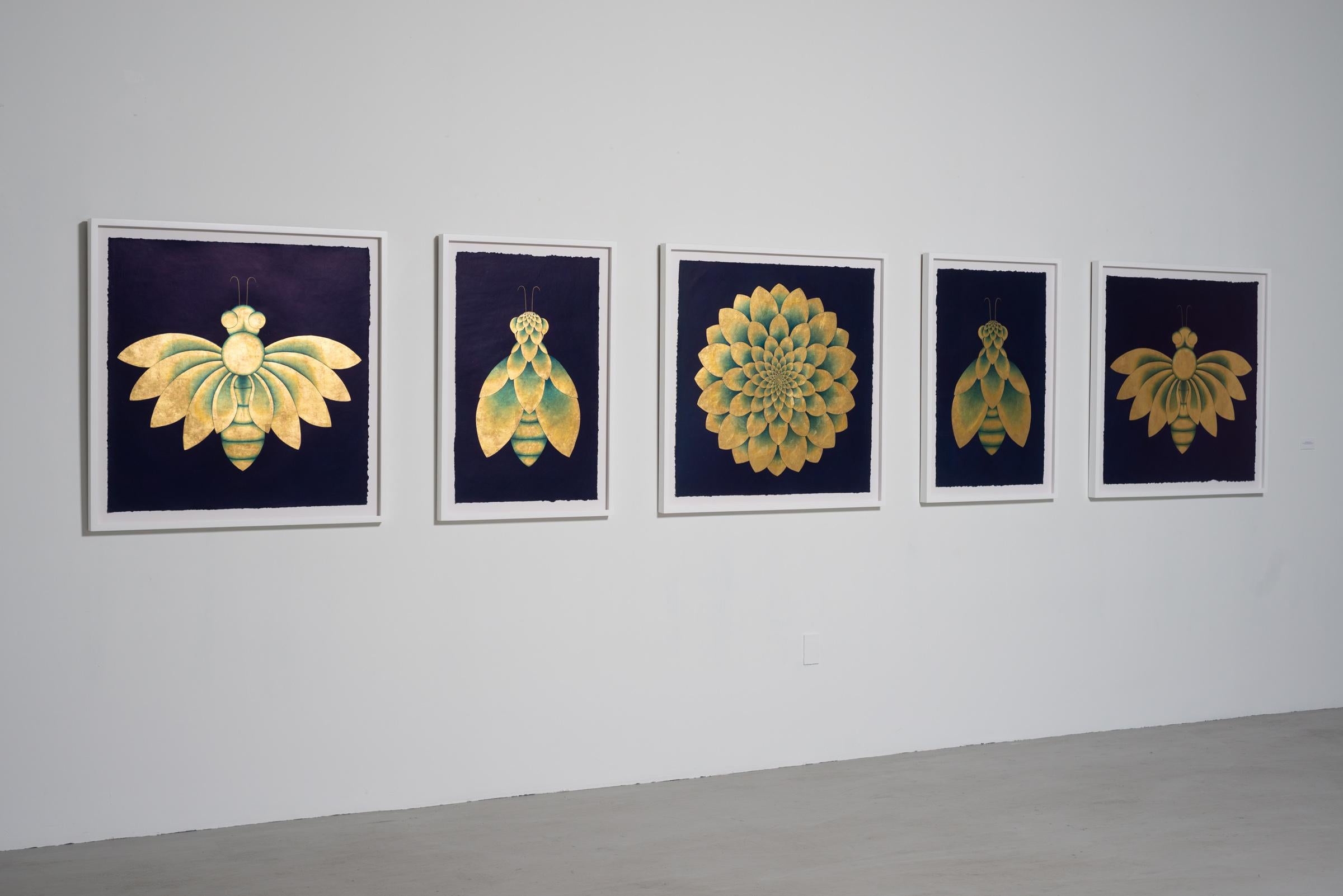 Olivia Fraser
Métamorphose, 2021-2022
Pigment, gomme arabique et feuille d'or sur papier fait main
35.25 x 150.25 pouces
89.53 x 381.63 cm.
OF038

Olivia Fraser (née en 1965 à Londres) est une artiste basée à Delhi, connue pour ses peintures