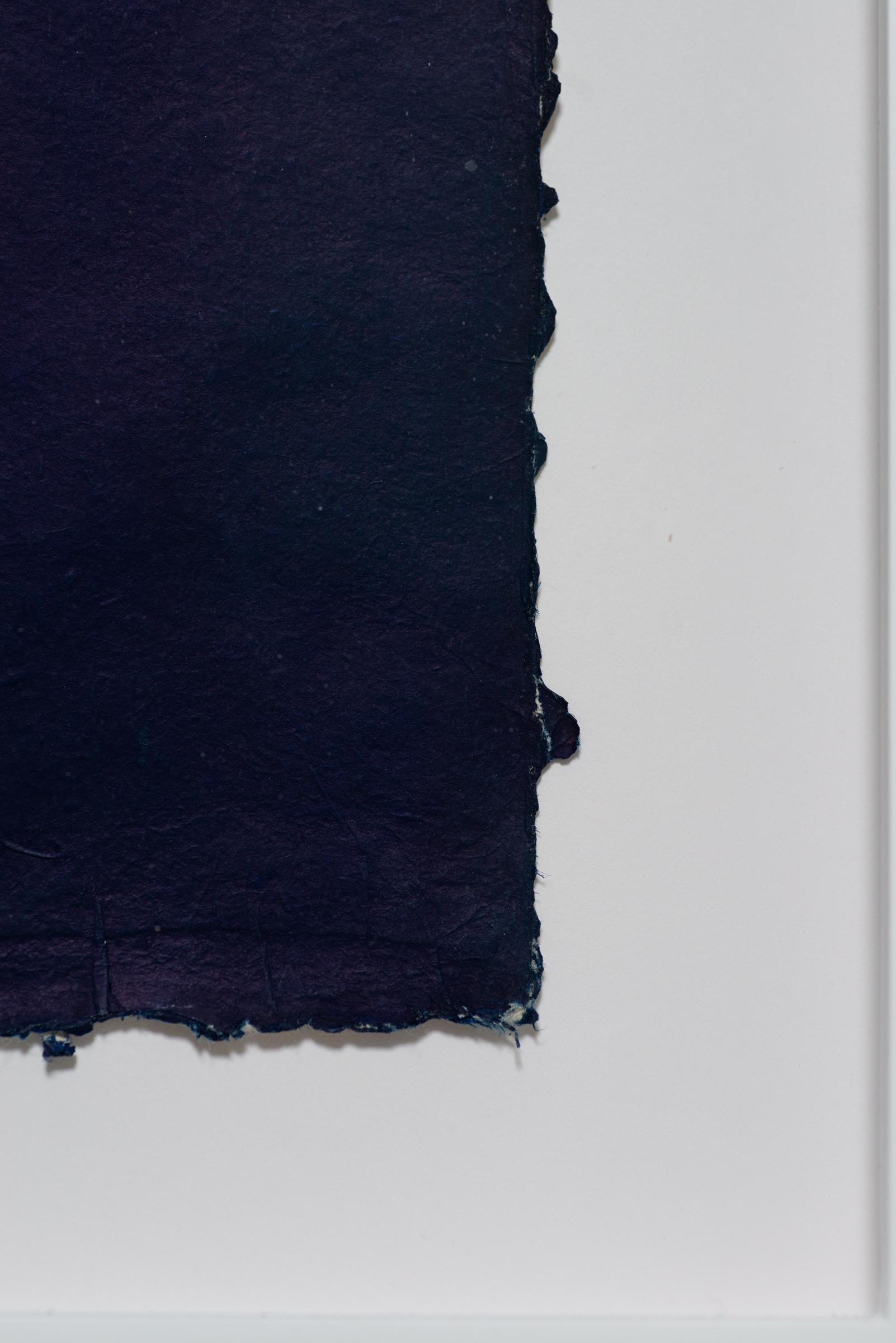 Miniatur-Polyptychon in Indigo und Blattgold auf handgeschöpftem Papier, gerahmt (Zeitgenössisch), Art, von Olivia Fraser