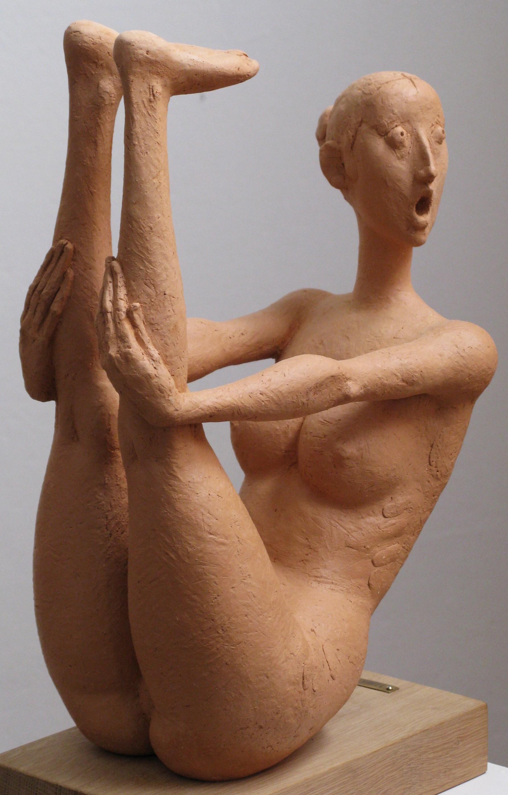 Fear - 21st Century, Figurative Sculpture, Nude, Beige, Contemporary - Brown Nude Sculpture by Béla Szakáts