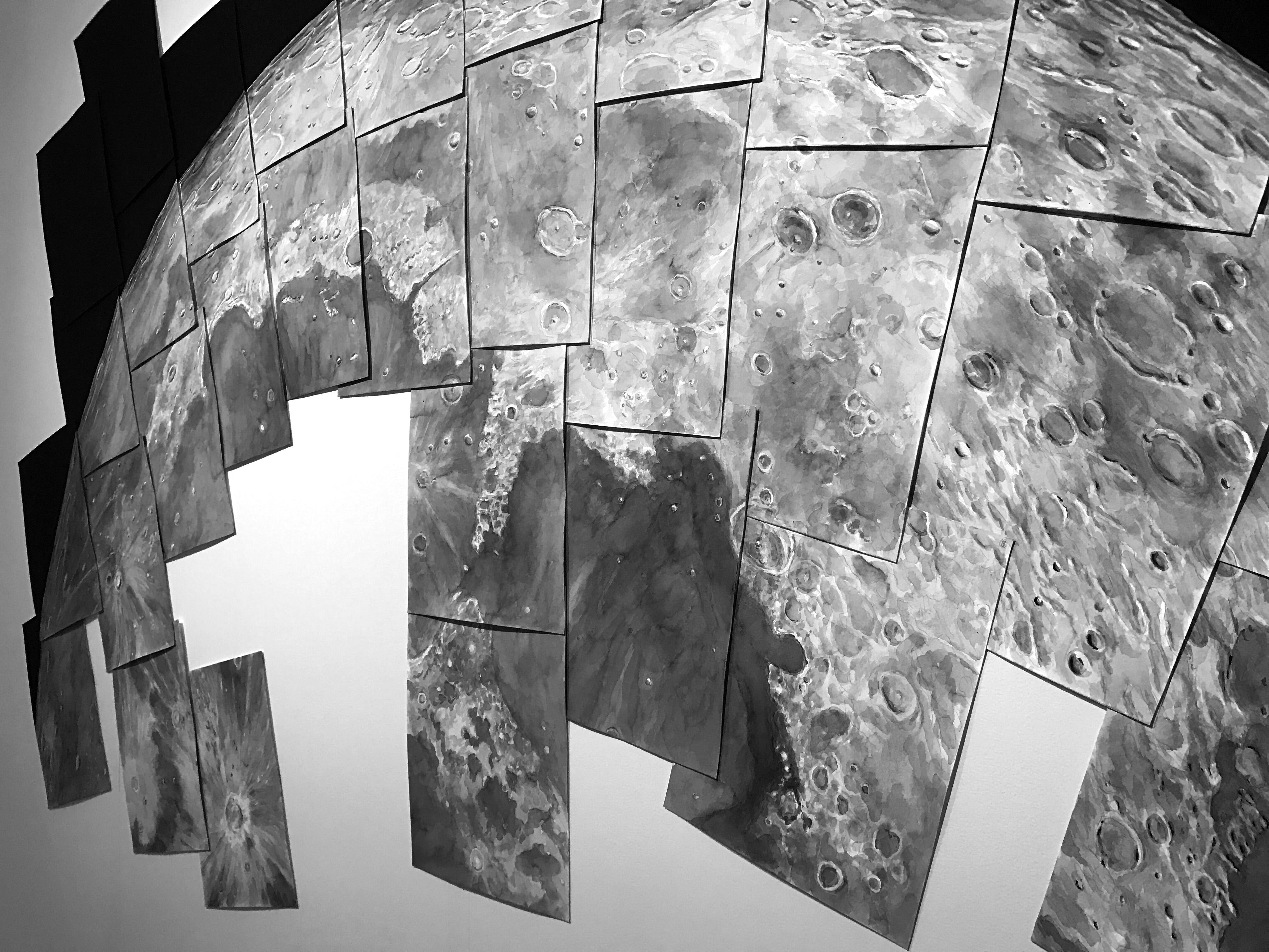 Mehrteilige schwarz-weiße Aquarell-Installation „Moon Arc“ – Painting von Thomas Broadbent
