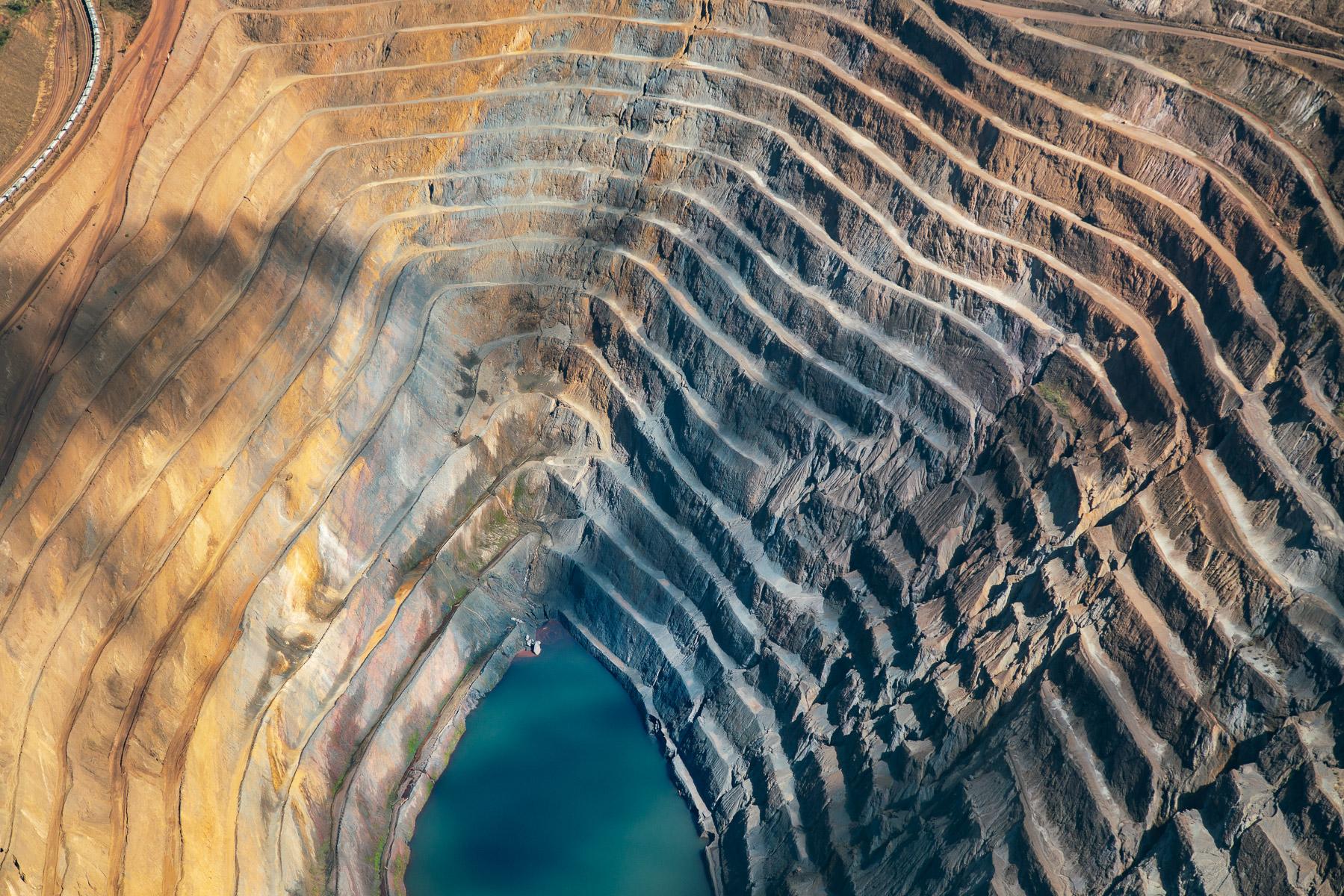 Júlia Pontés Color Photograph - Veias, Mineral Veins #3 aerial landscape color photograph